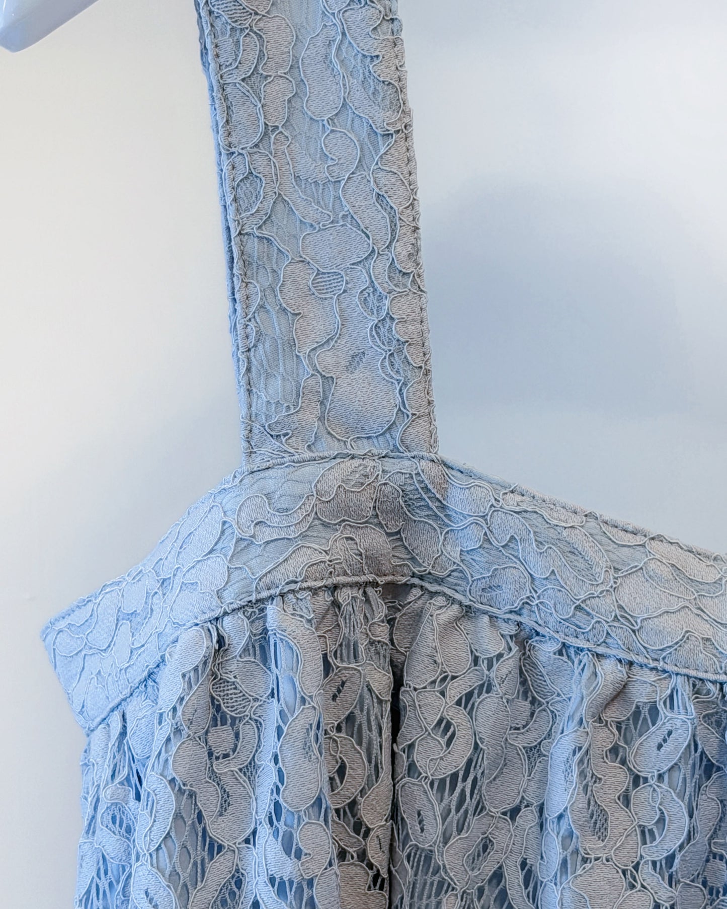 aalis DIANA SS26 cropped lace tank (Blue)