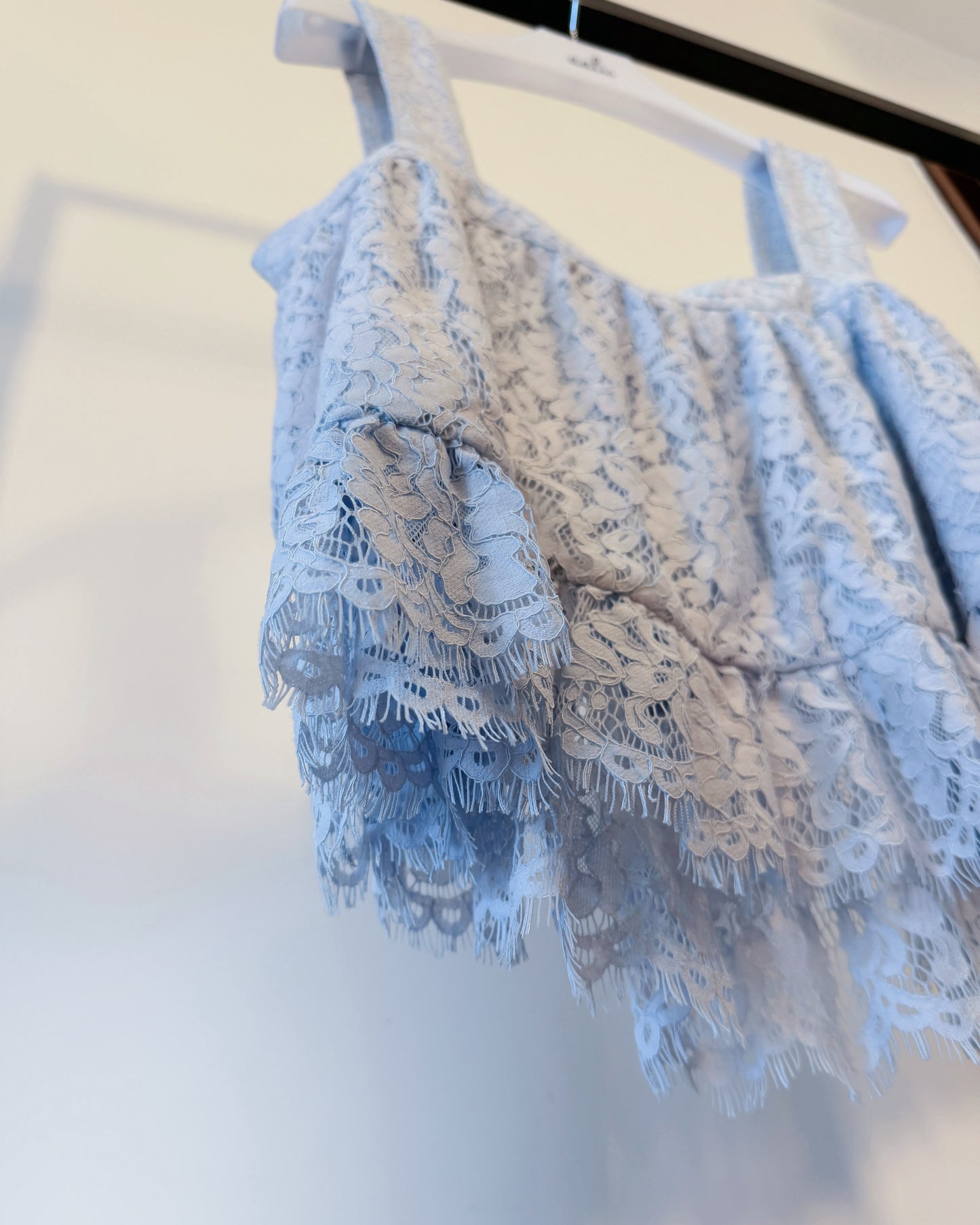 aalis DIANA SS26 cropped lace tank (Blue)