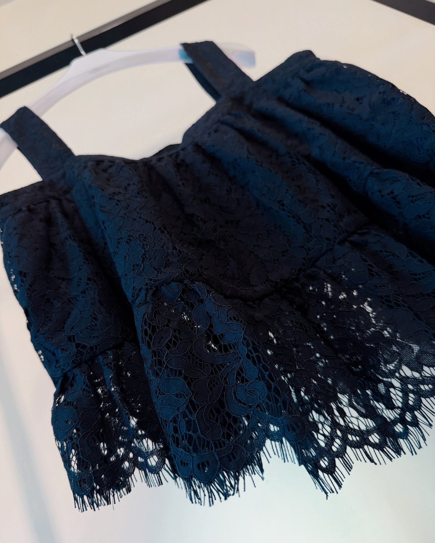aalis DIANA SS26 cropped lace tank (Navy)