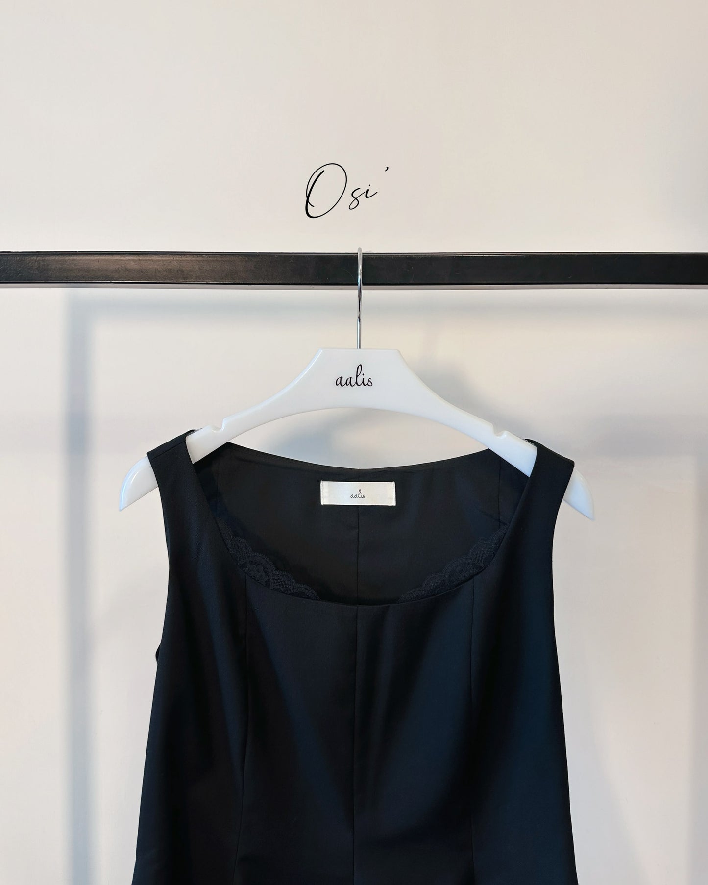 aalis OSI square neck lace trim fitted peplum top (Black)