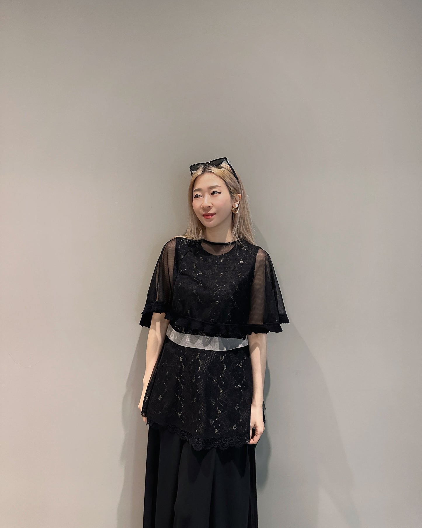 aalis NOVIE lace with mesh layer top (Black)