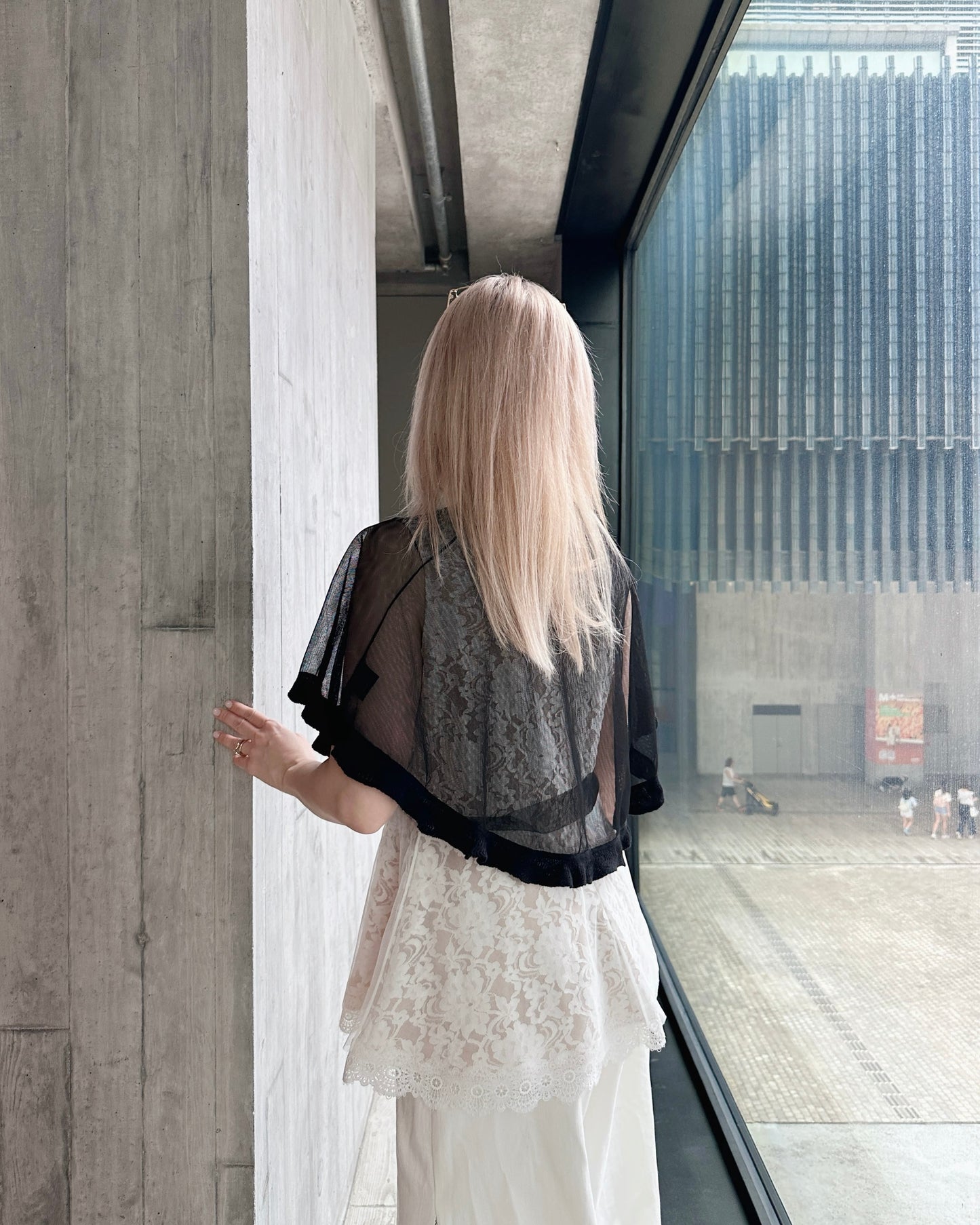 aalis NOVIE lace with mesh layer top (White)