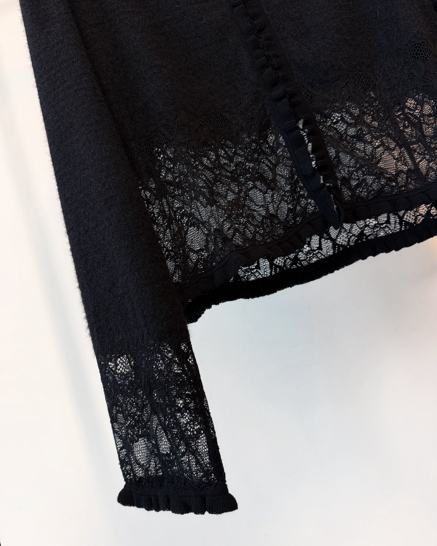 aalis RICA tiny ruffle trim cardigan (Black)