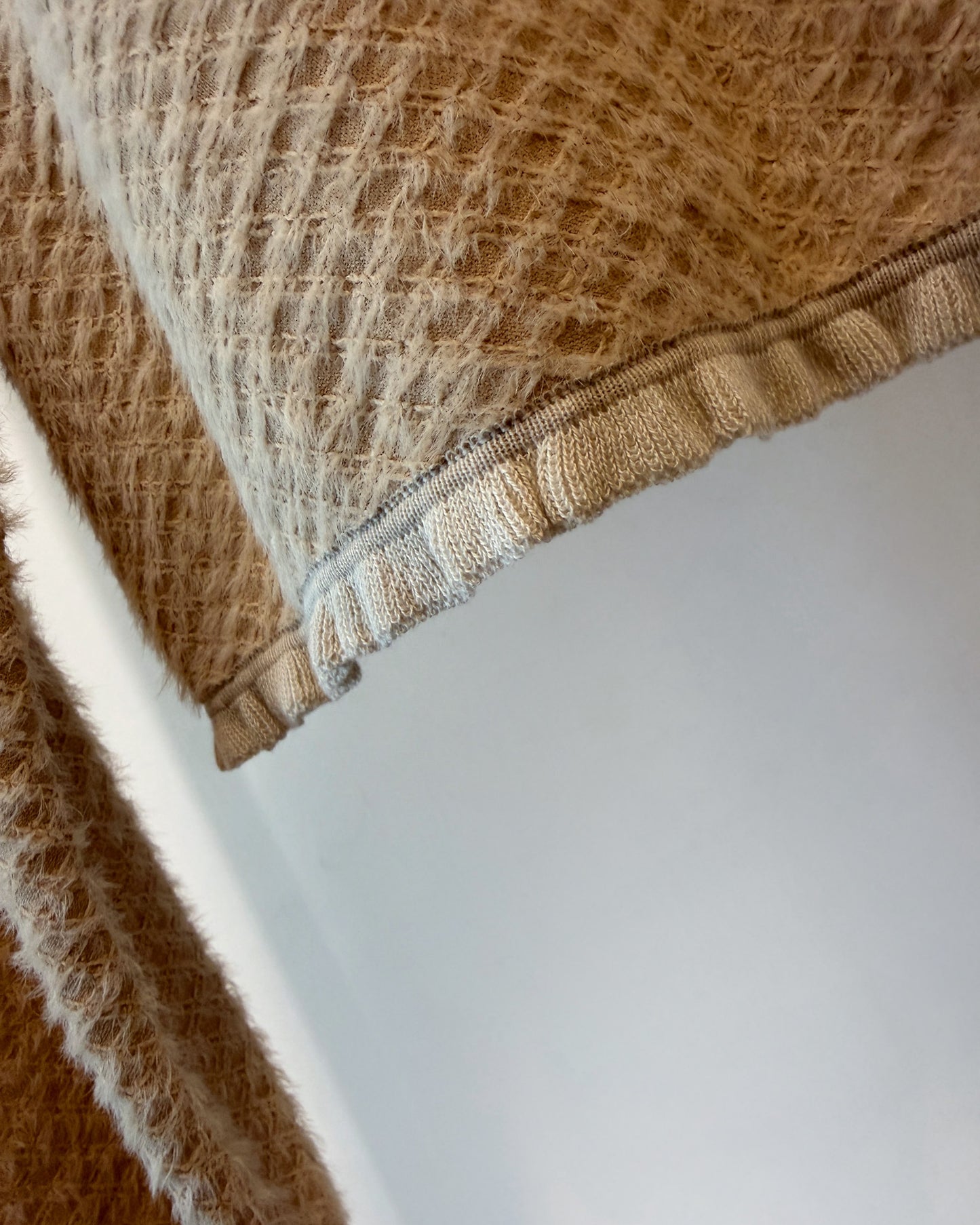 aalis RICA tiny ruffle trim cardigan (Nude)