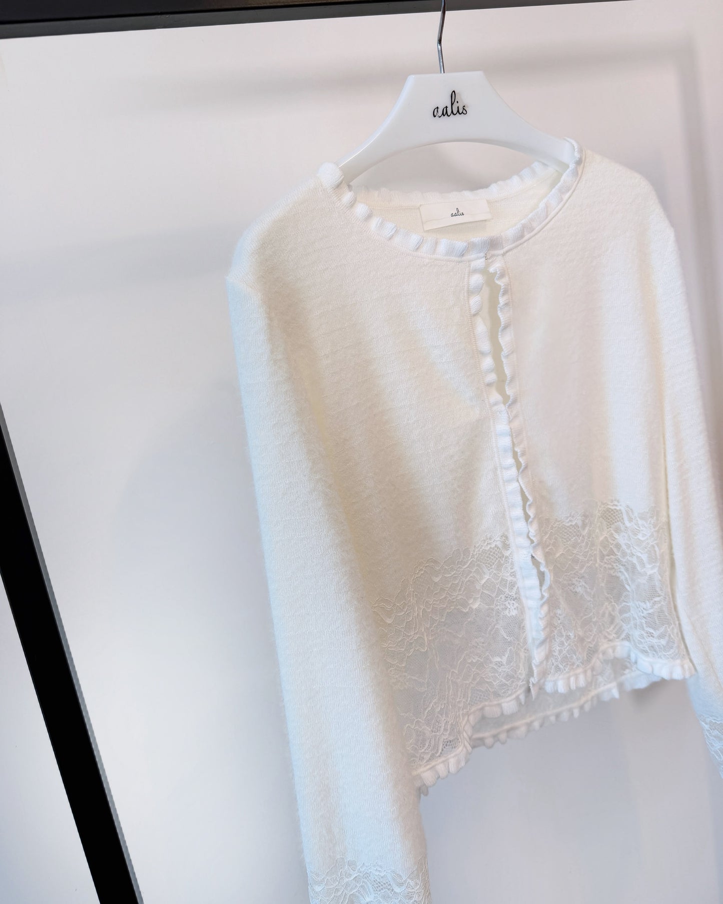 aalis RICA tiny ruffle trim cardigan (White)