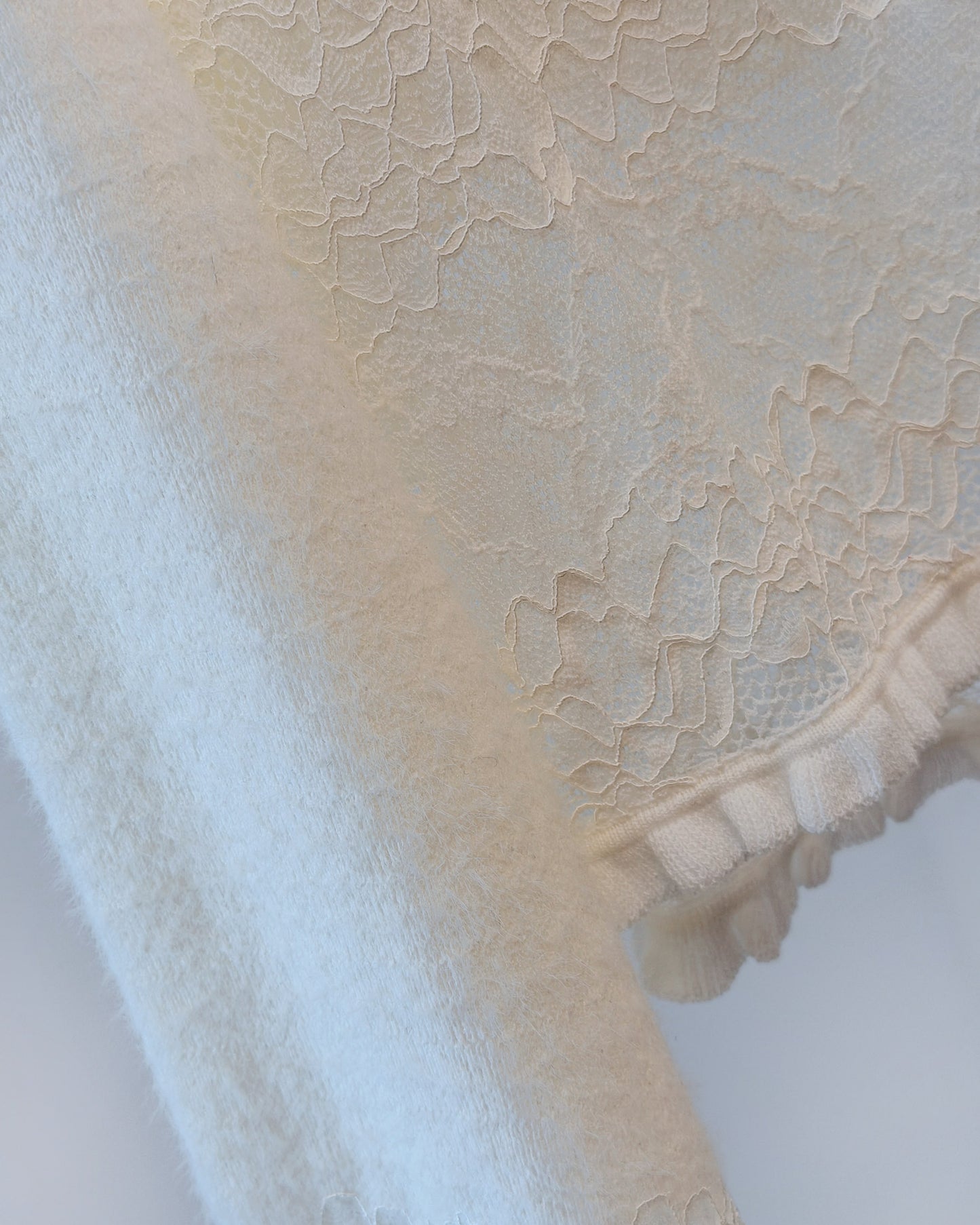 aalis RICA tiny ruffle trim cardigan (White)