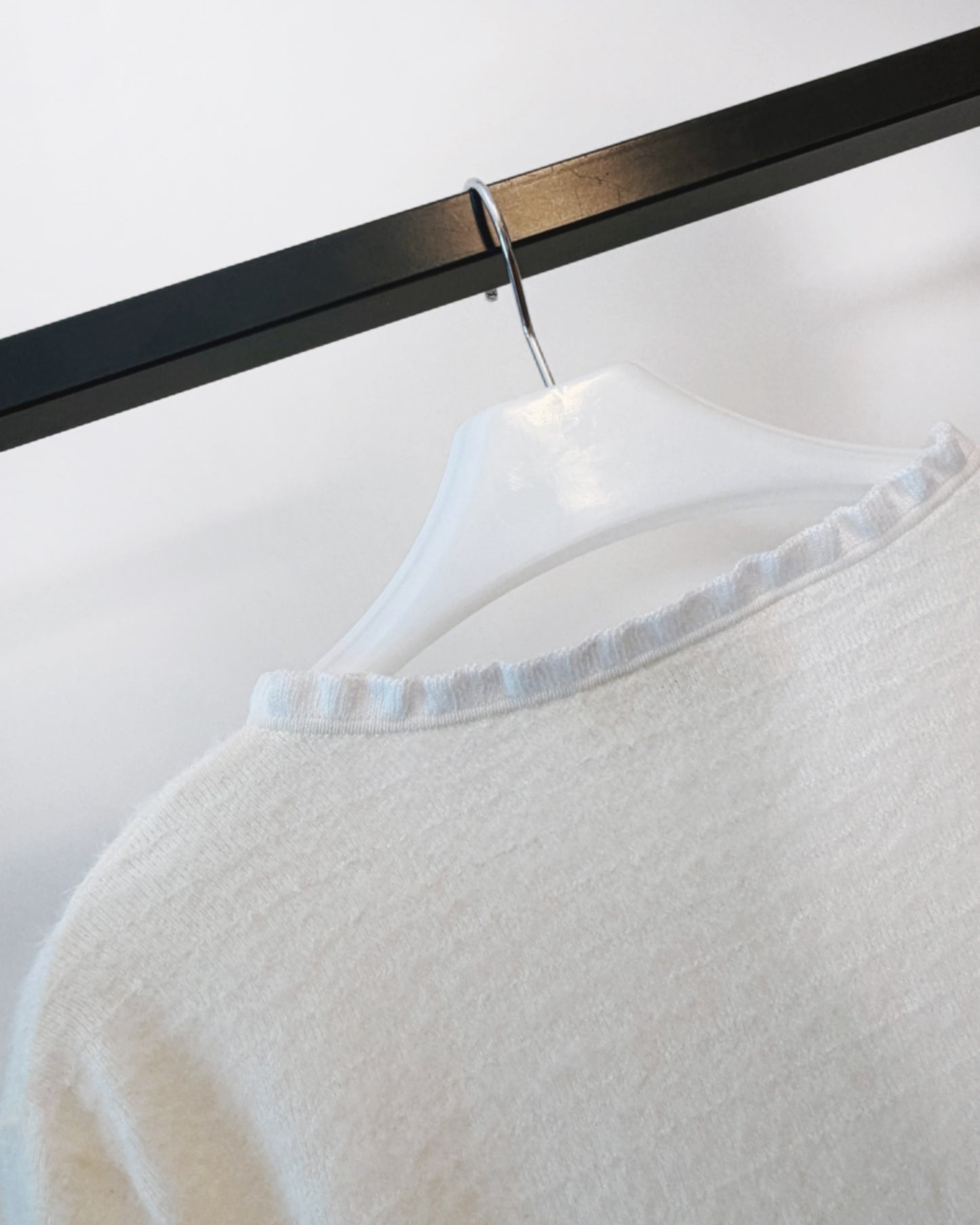 aalis RICA tiny ruffle trim cardigan (White)