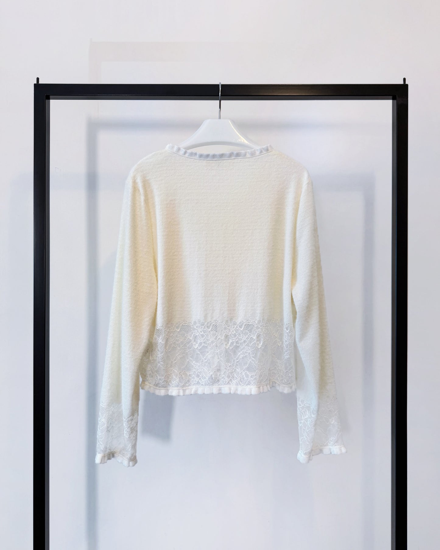 aalis RICA tiny ruffle trim cardigan (White)