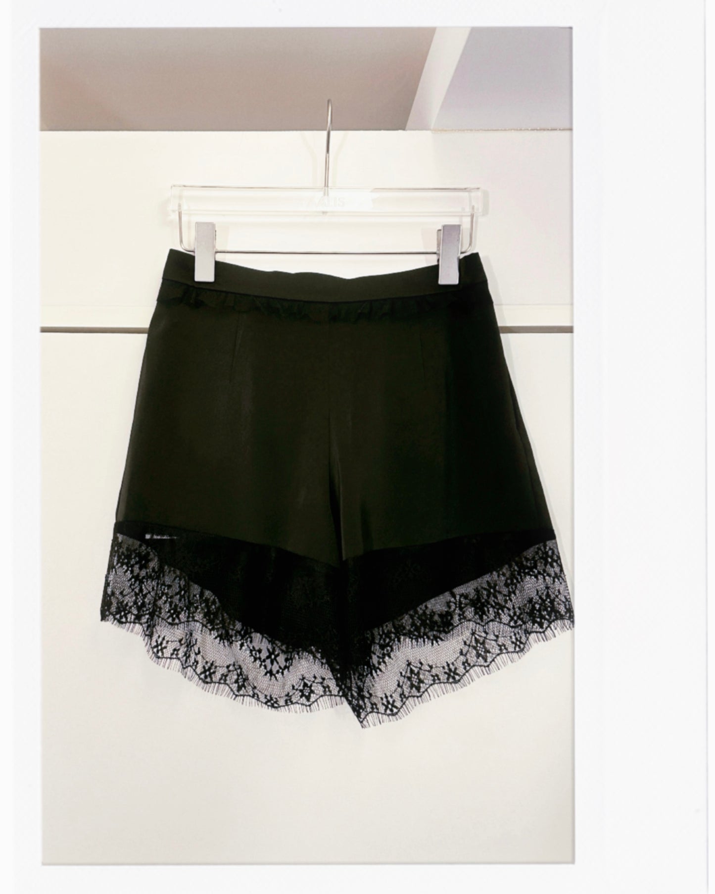 aalis SOVI SS26 lace trim lining shorts (Black)