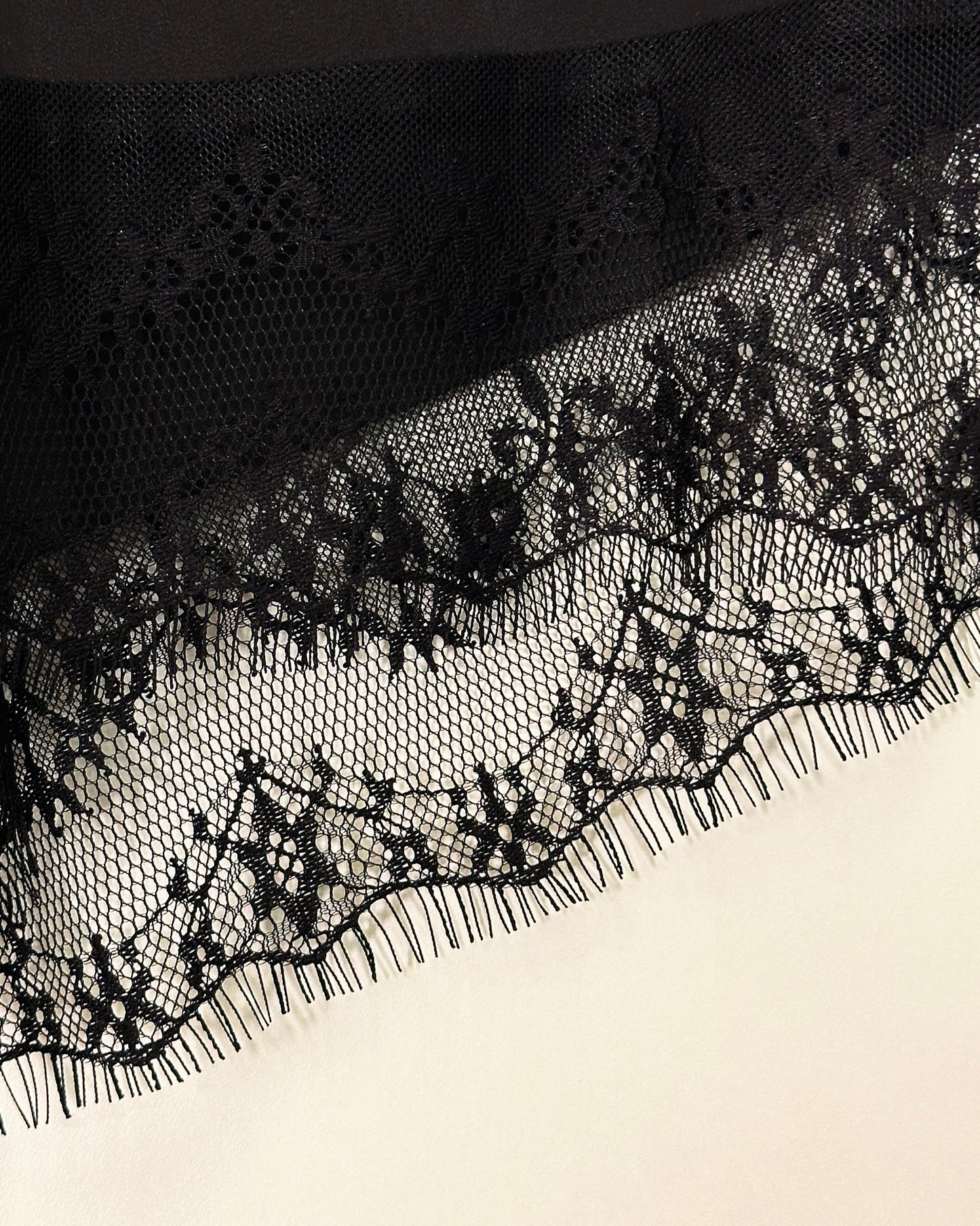 aalis SOVI SS26 lace trim lining shorts (Black)