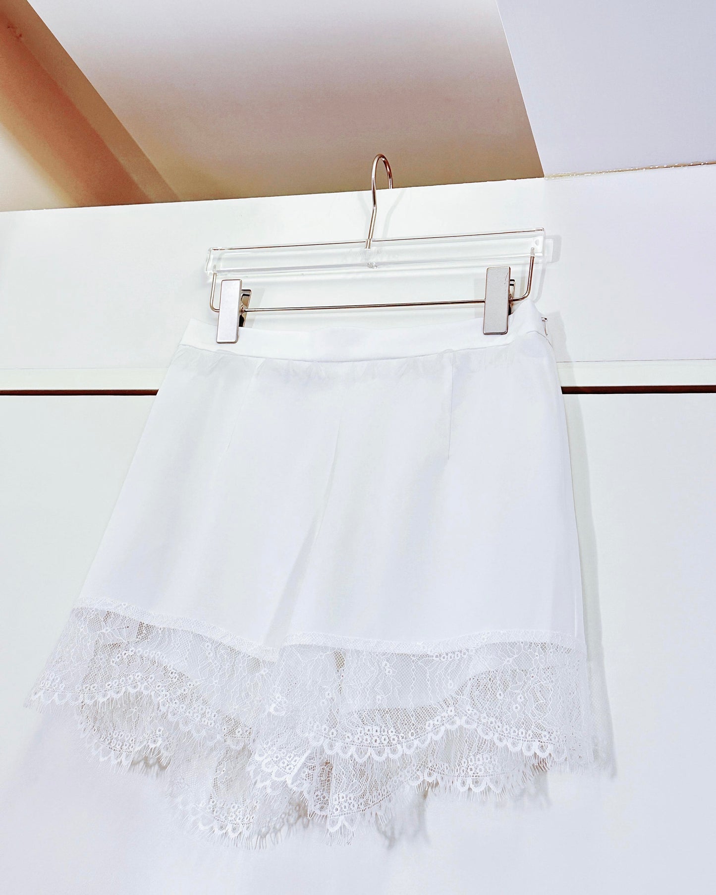 aalis SOVI SS26 lace trim lining shorts (White)
