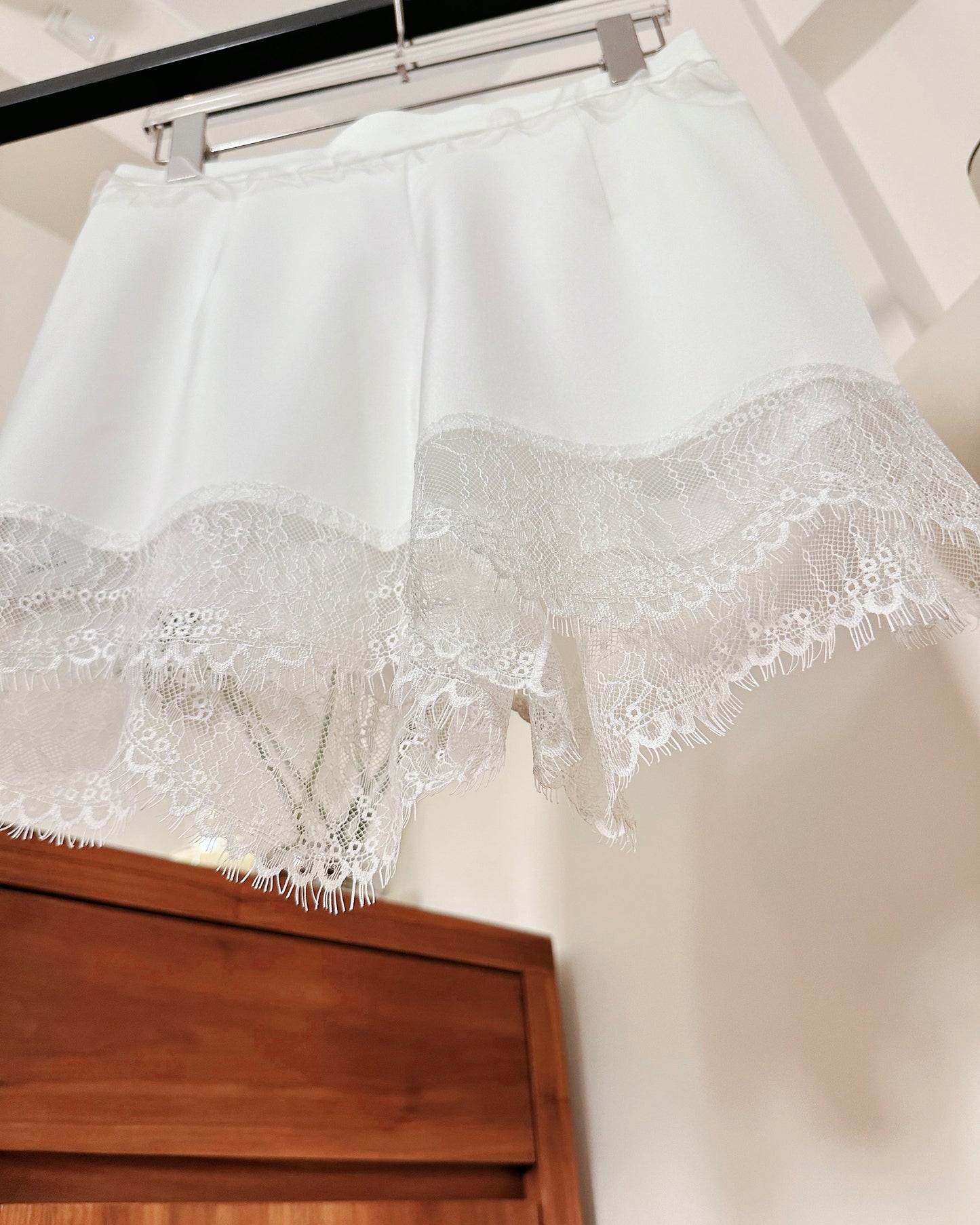 aalis SOVI SS26 lace trim lining shorts (White)