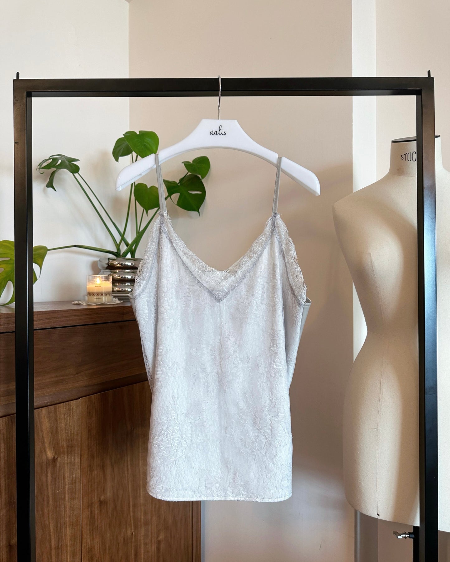 aalis NEAS SS26 double layer lace camisole (Lt Grey)