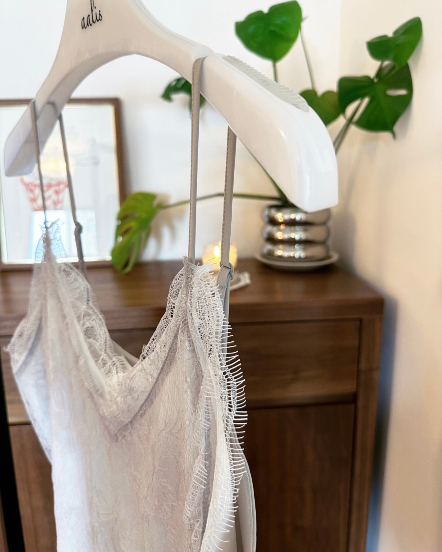 (Pre-order) aalis NEAS SS26 double layer lace camisole (Lt Grey)