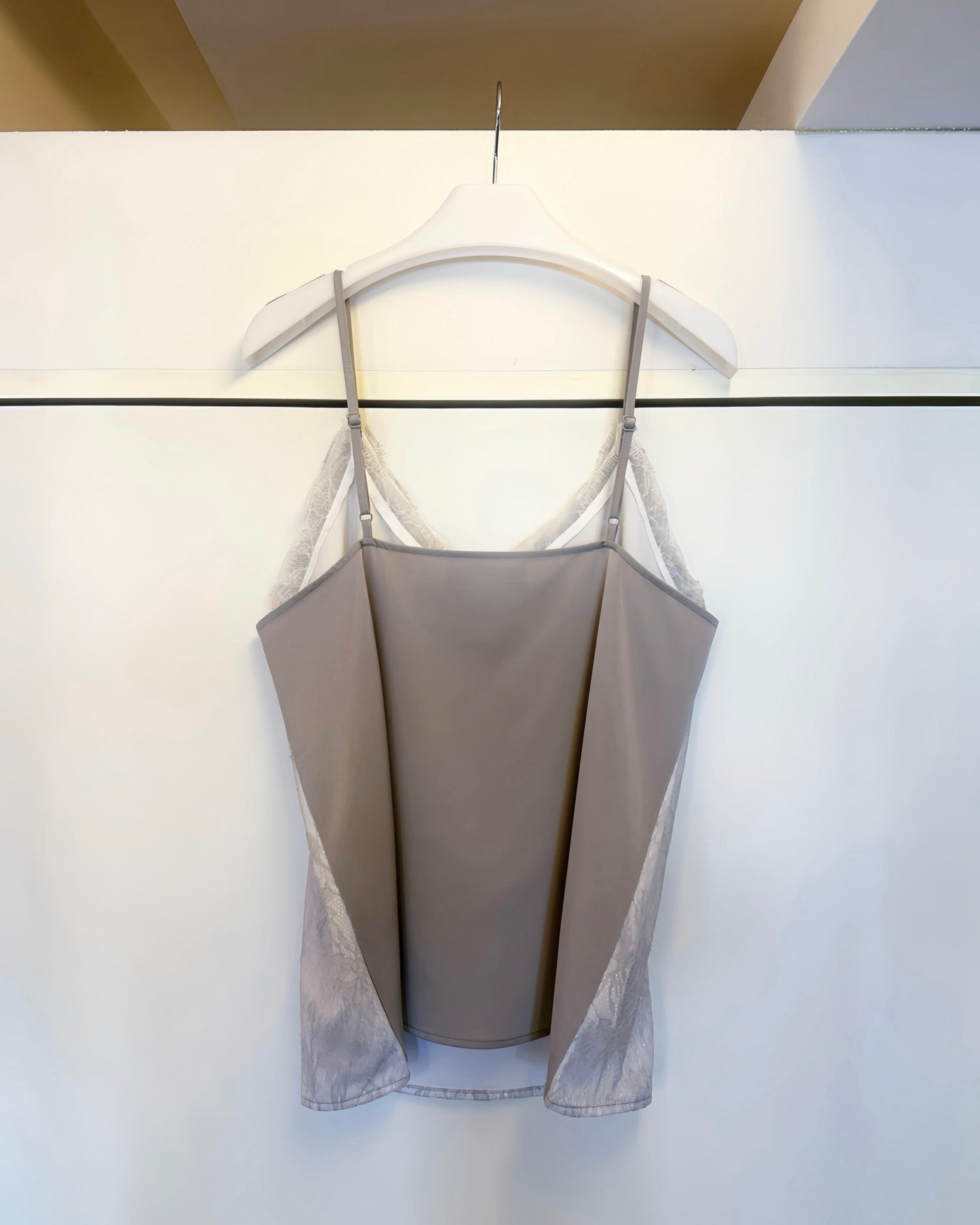 (Pre-order) aalis NEAS SS26 double layer lace camisole (Lt Grey)