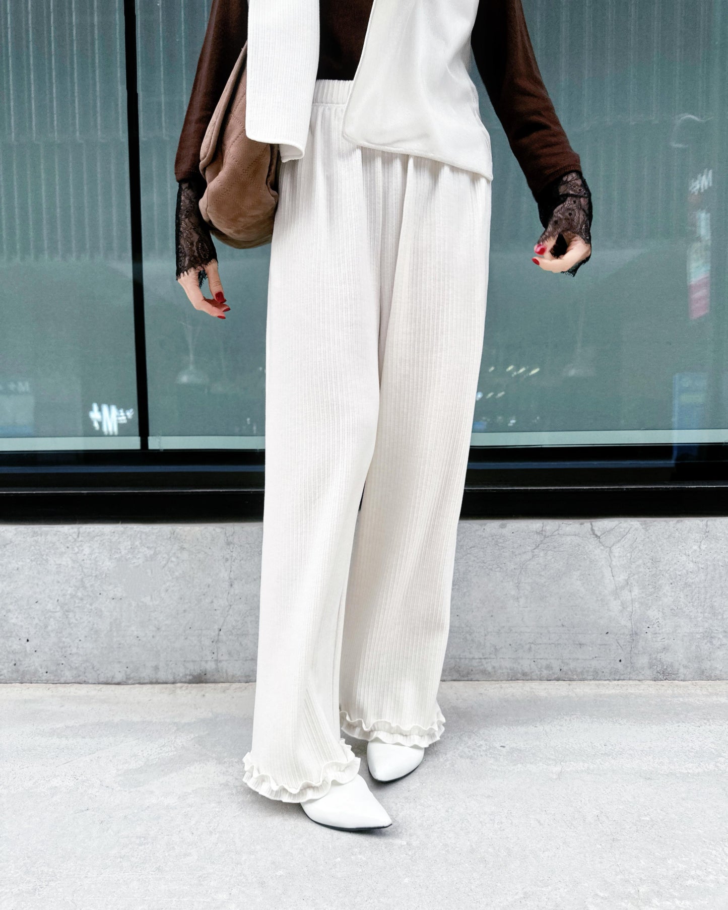 aalis LILIA T ruffle hem track pants  (White)
