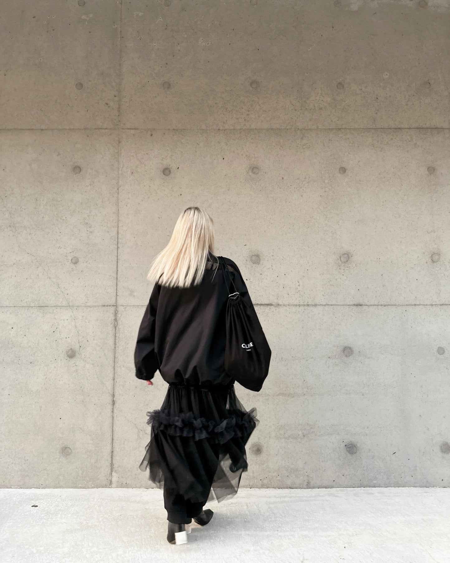 aalis XYLER mesh panel windbreaker (Black)