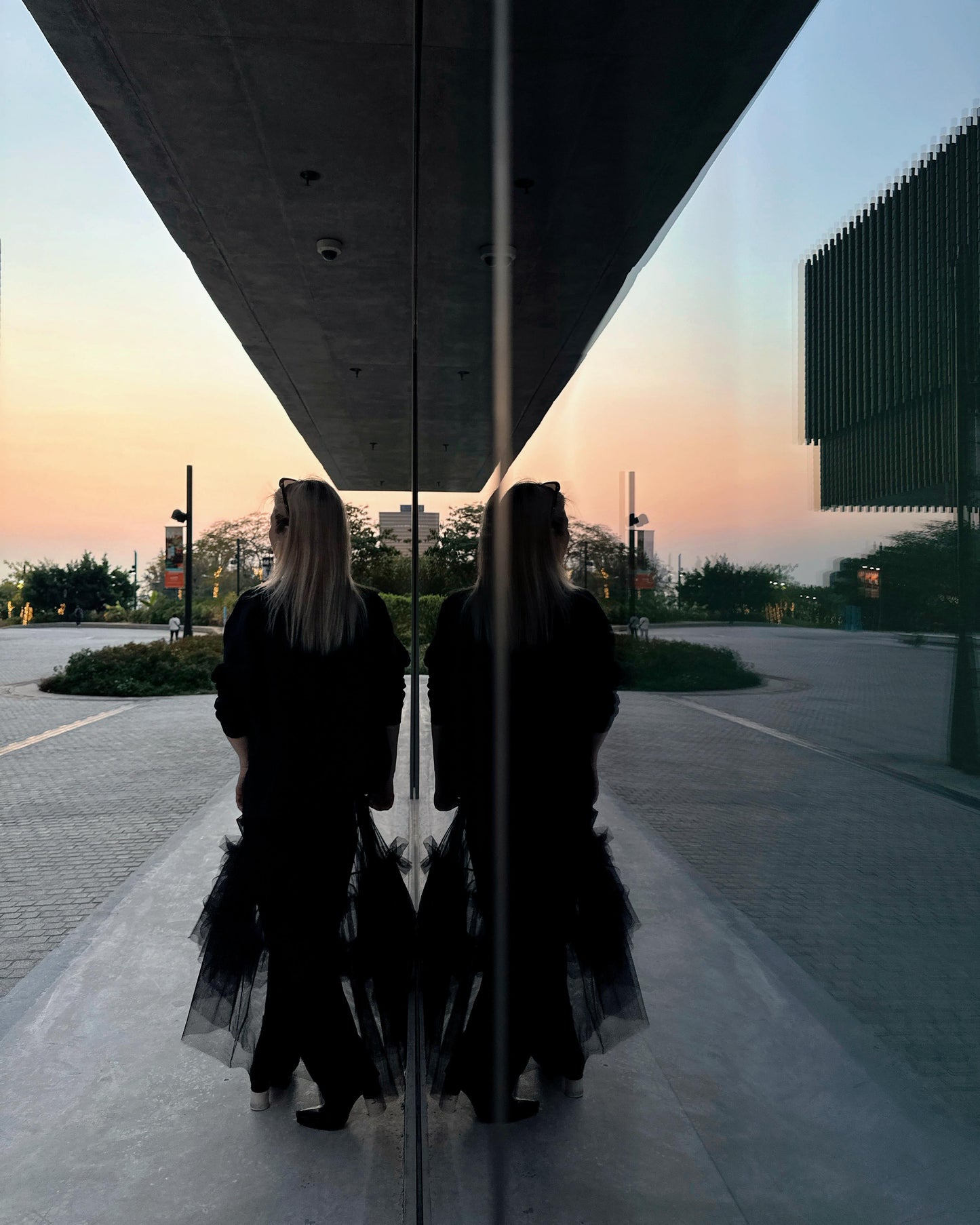 aalis XYLER mesh panel windbreaker (Black)