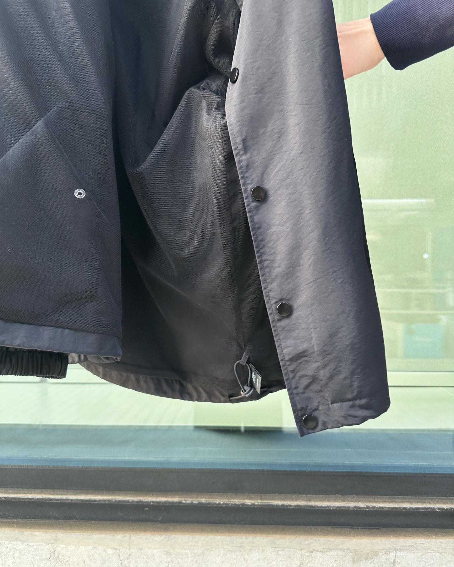 aalis XYLER mesh panel windbreaker (Black)