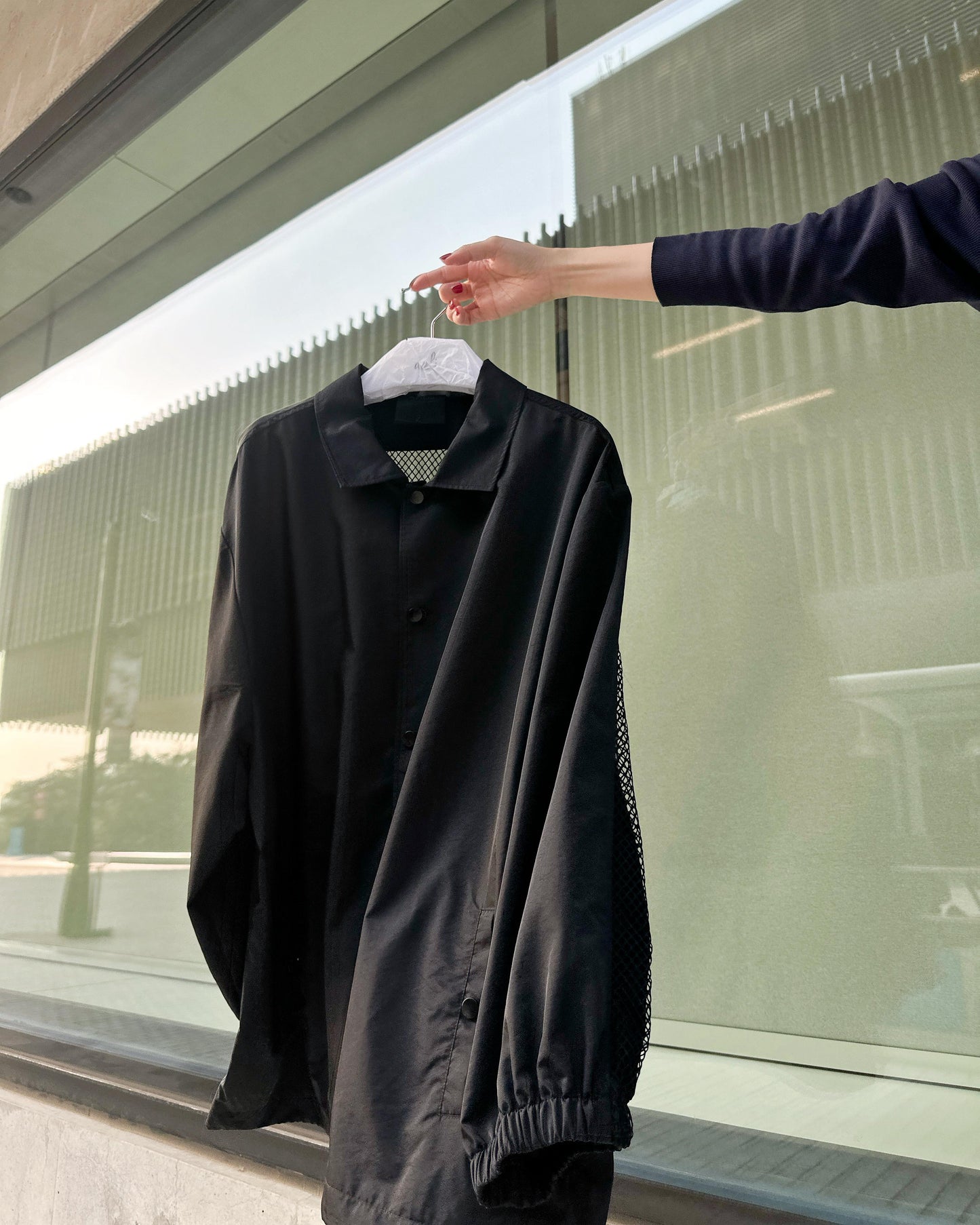 aalis XYLER mesh panel windbreaker (Black)