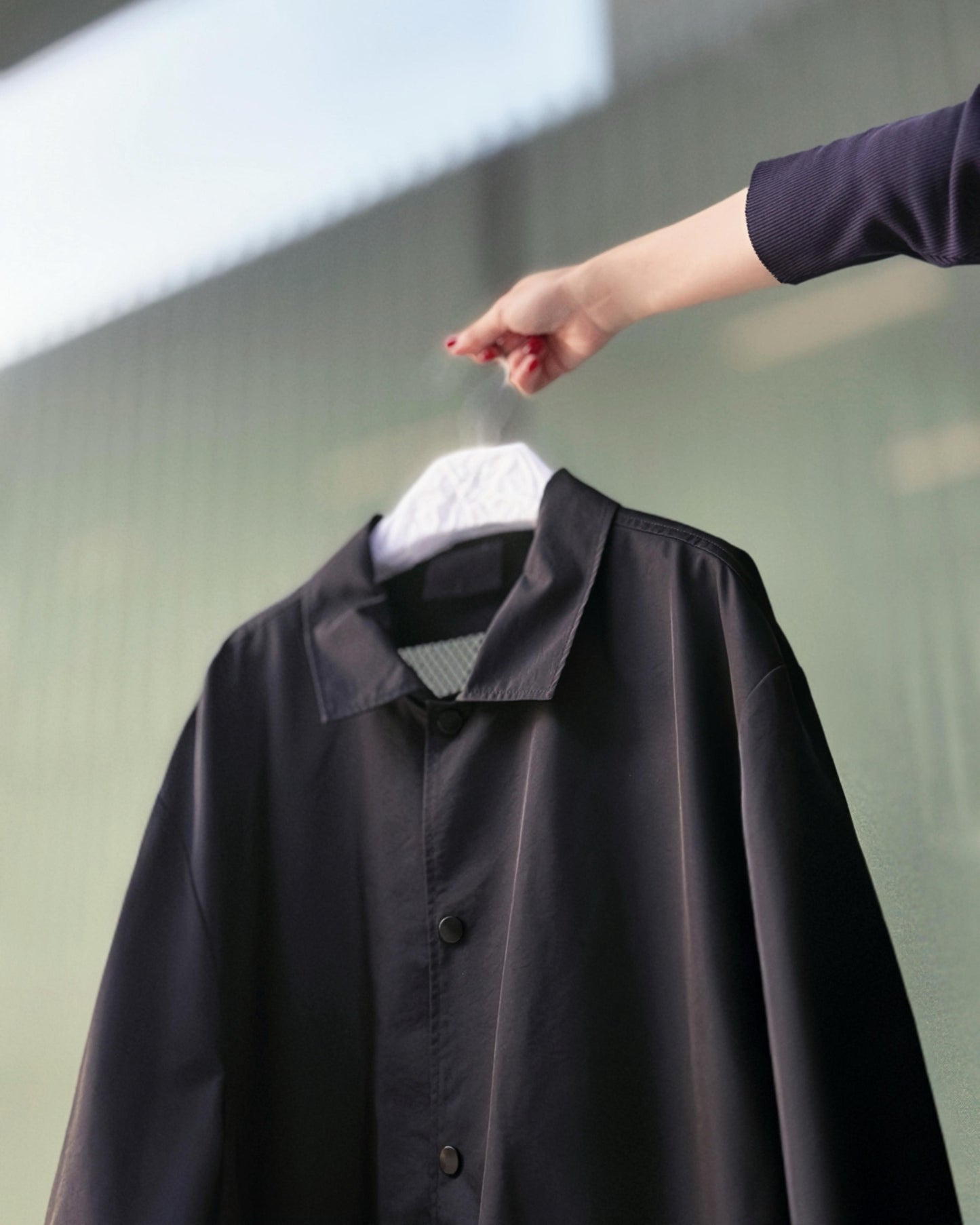 aalis XYLER mesh panel windbreaker (Black)