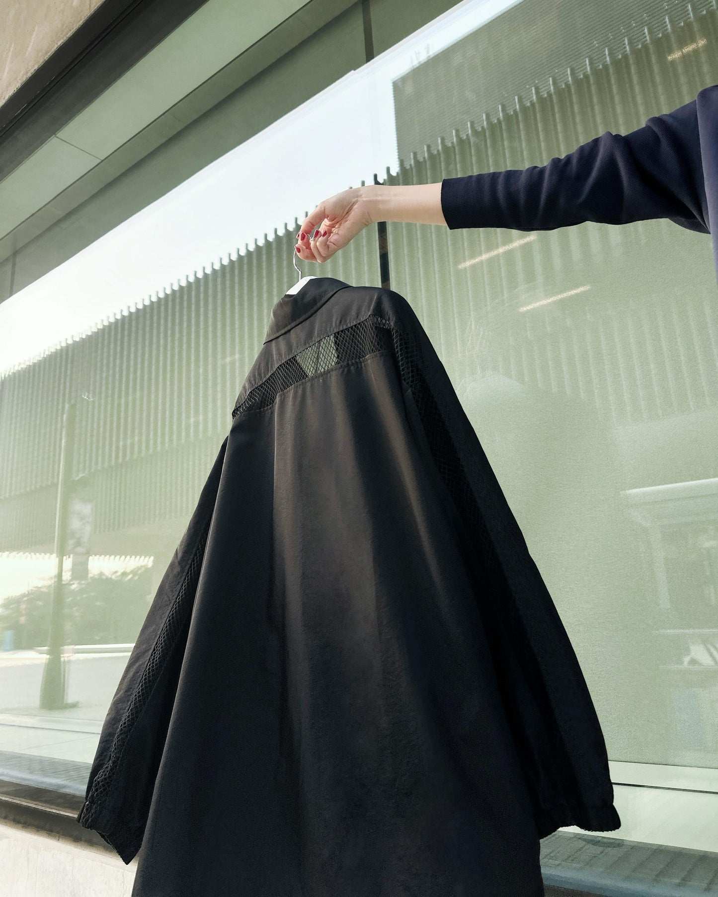 aalis XYLER mesh panel windbreaker (Black)