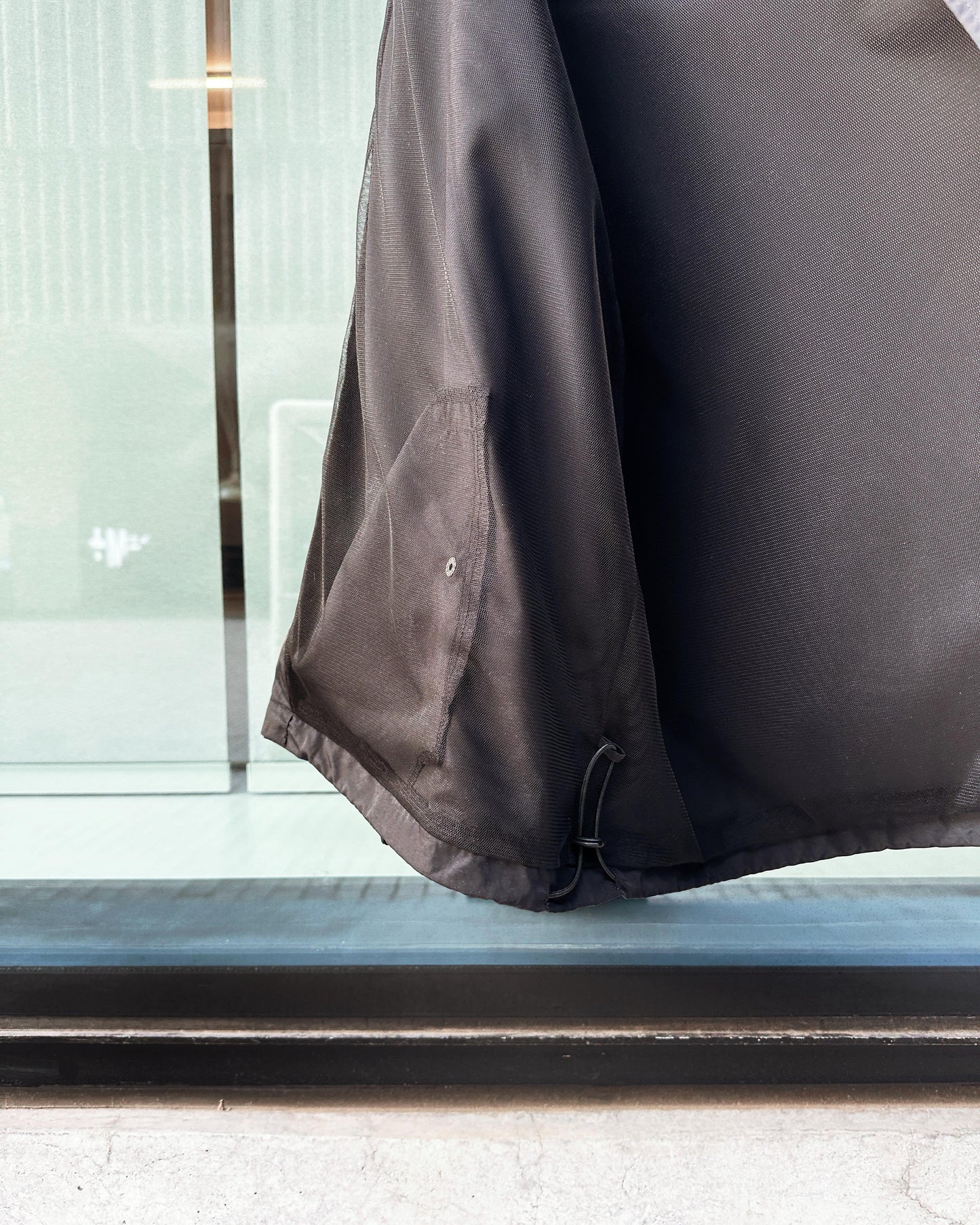 aalis XYLER mesh panel windbreaker (Black)