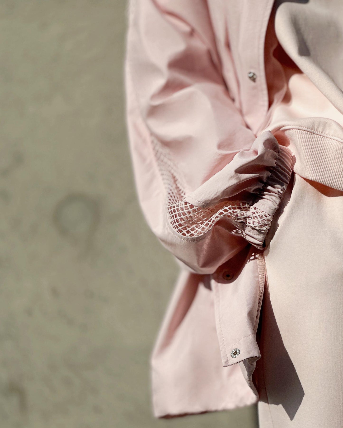 (Pre-order) aalis XYLER mesh panel windbreaker (Lt Pink)