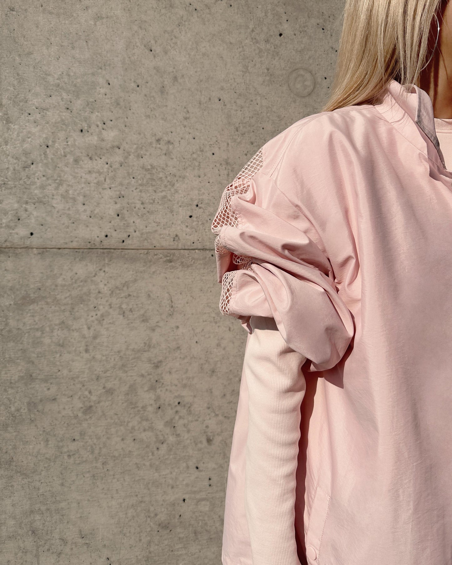 (Pre-order) aalis XYLER mesh panel windbreaker (Lt Pink)