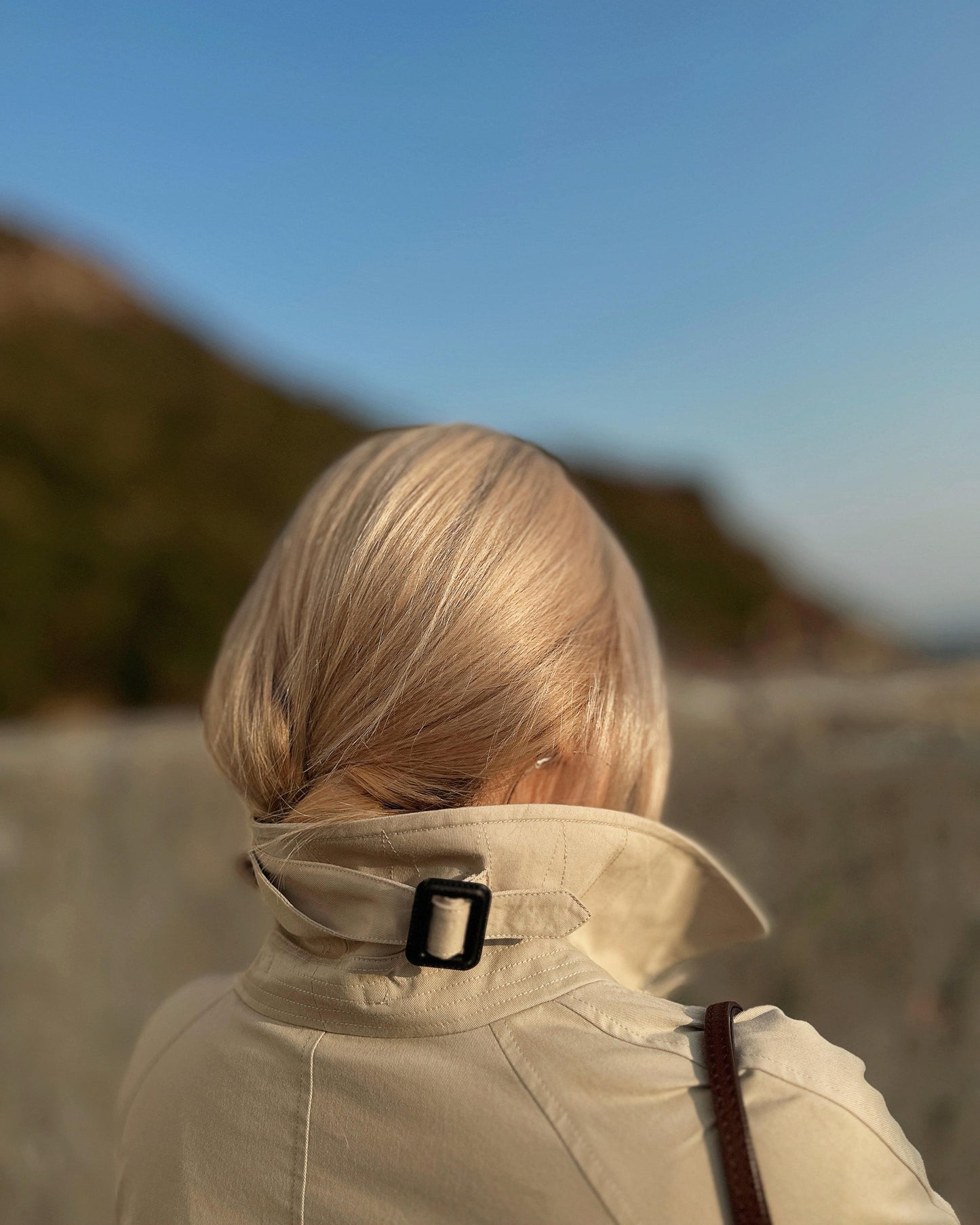 aalis MAIZE raglan sleeves mid length trench coat (Lt Khaki)