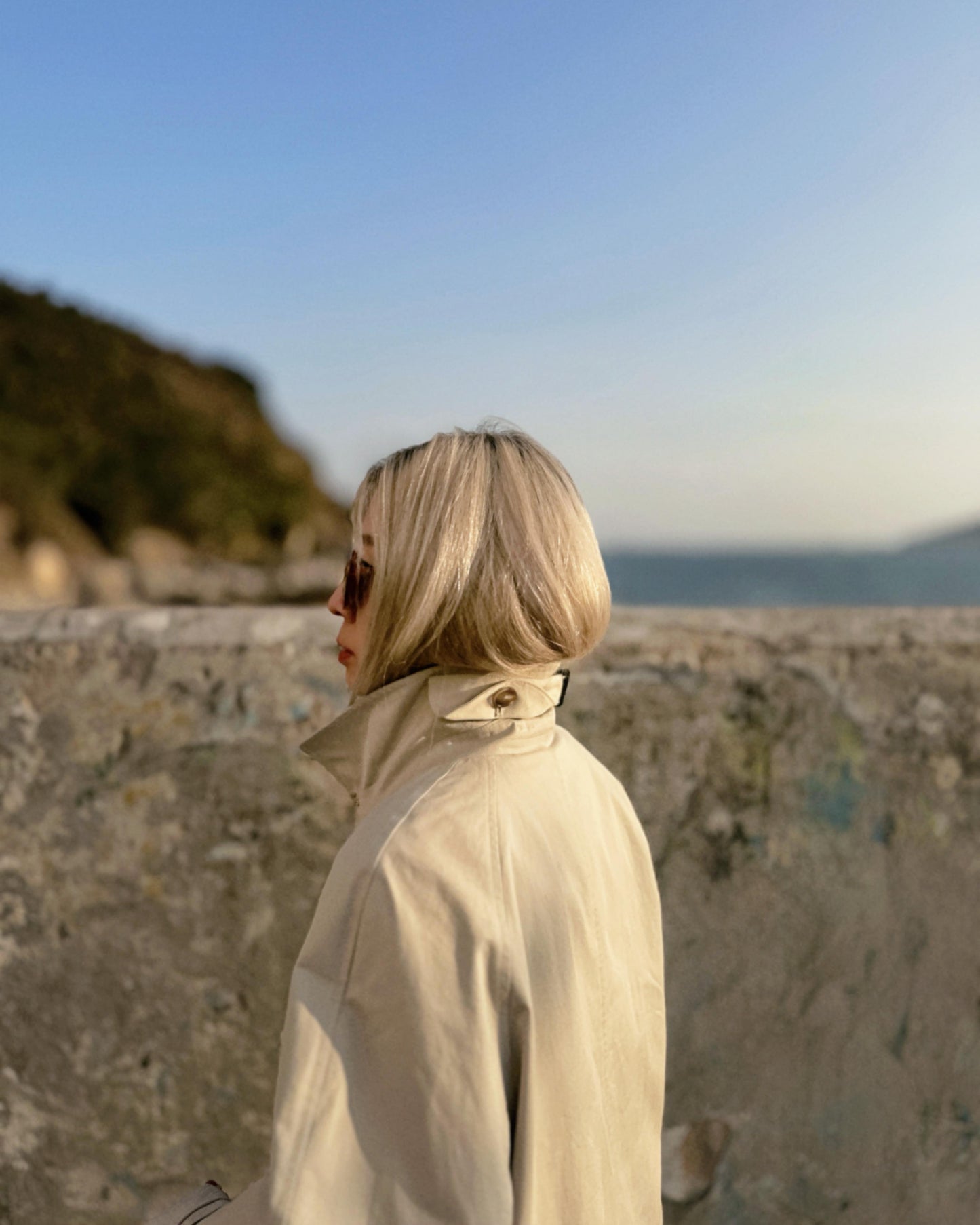 aalis MAIZE raglan sleeves mid length trench coat (Lt Khaki)