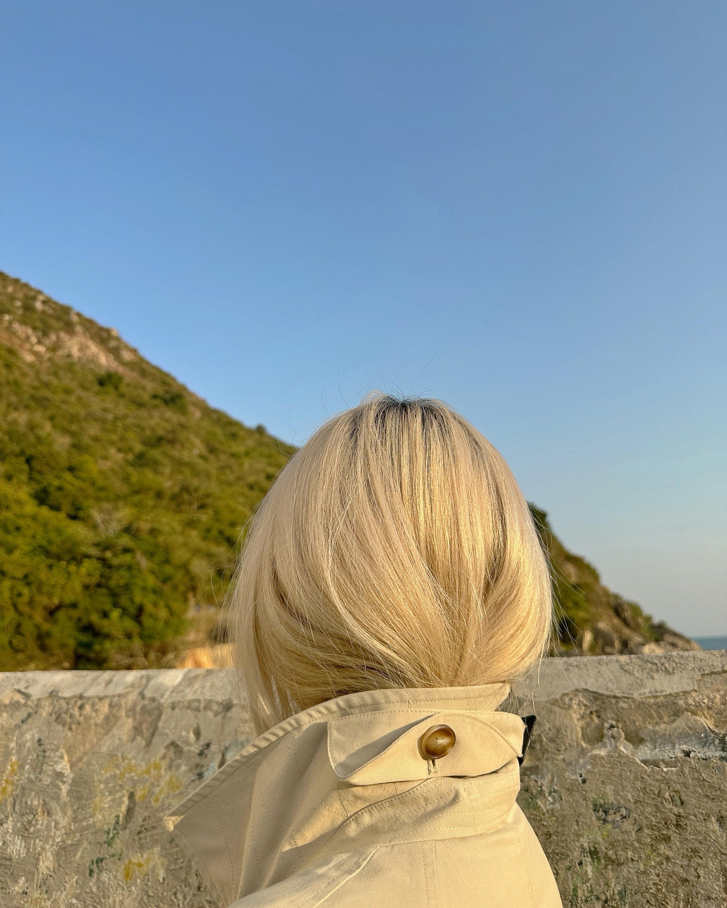 aalis MAIZE raglan sleeves mid length trench coat (Lt Khaki)