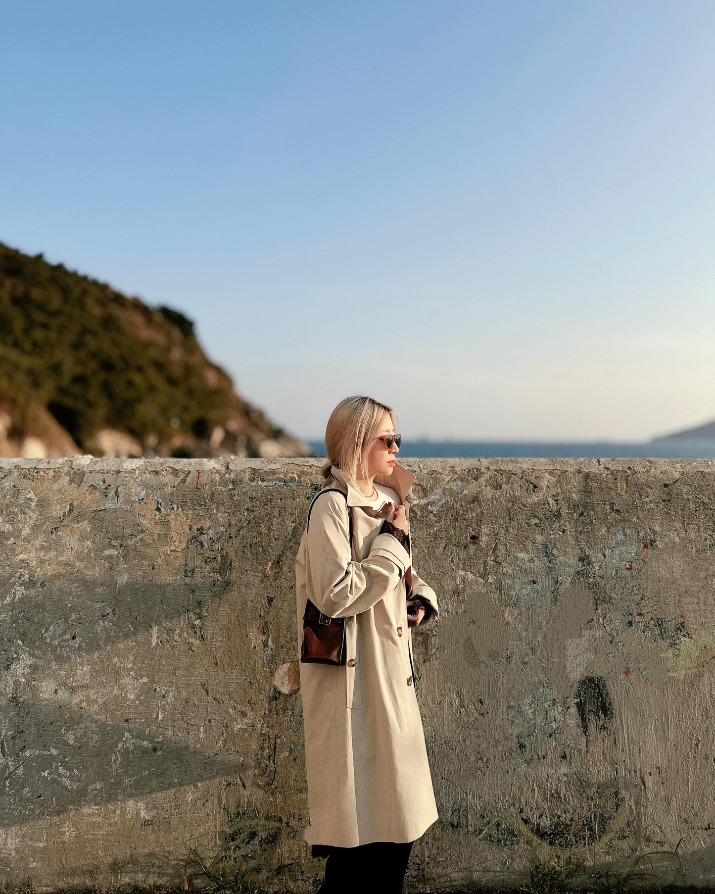 aalis MAIZE raglan sleeves mid length trench coat (Lt Khaki)