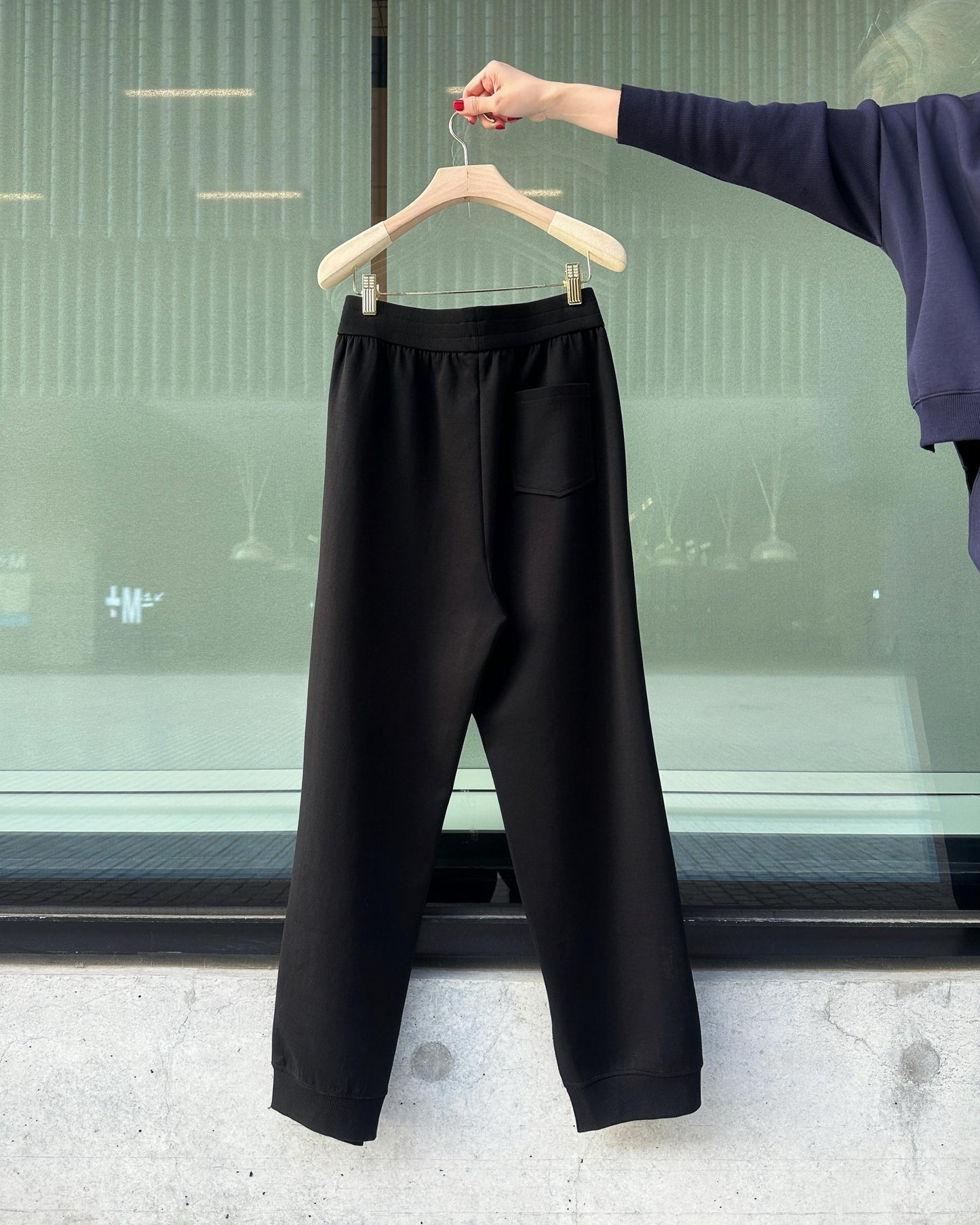 aalis NATA side slits sweat pants (Black)