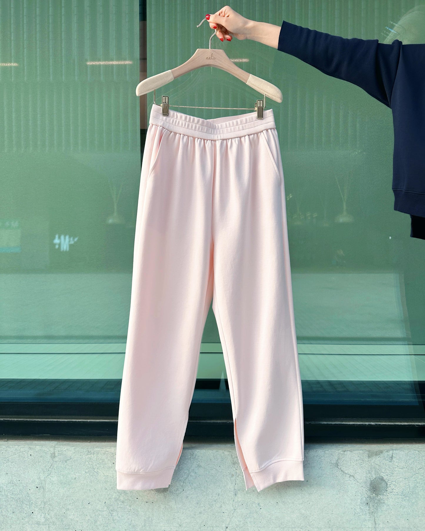 aalis NATA side slits sweat pants (Lt Pink)