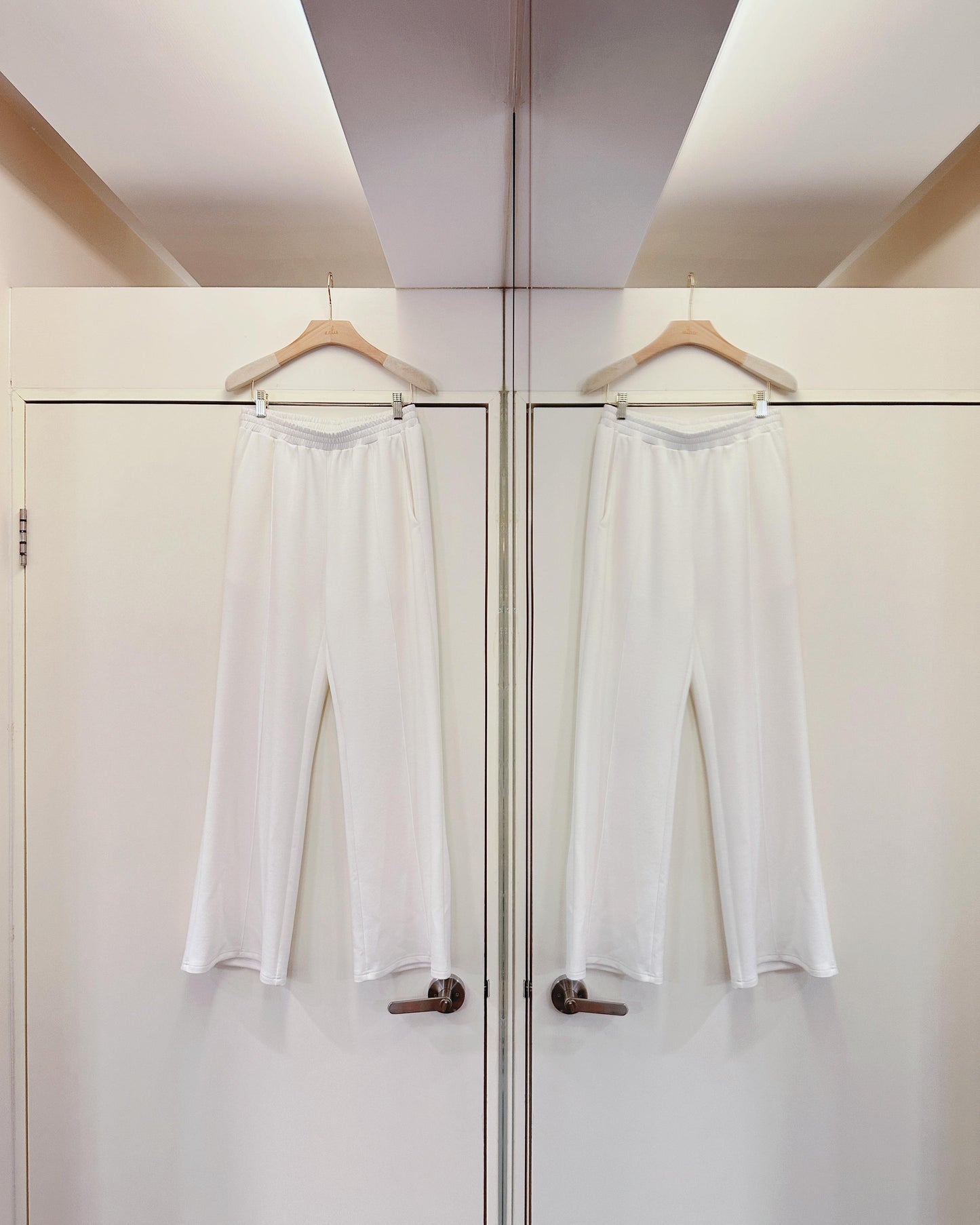 (Pre-order) aalis IZZY SS26 track pants (White)