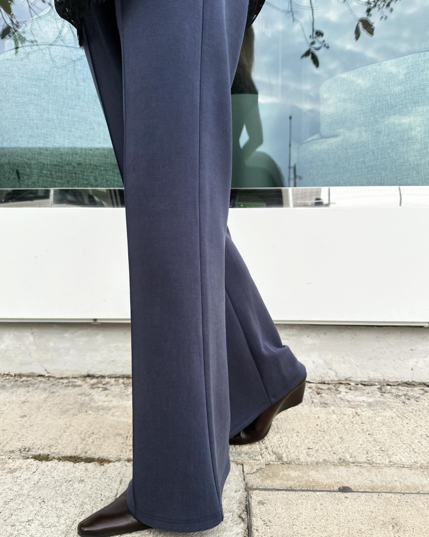 (Pre-order) aalis IZZY SS26 track pants (Blue)