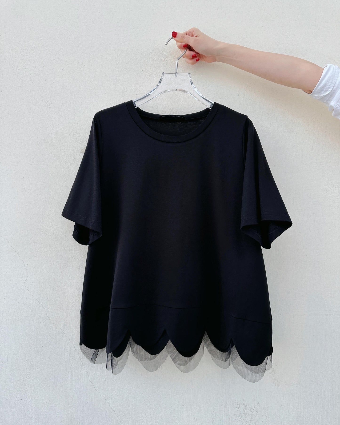 (Pre-order) aalis ASA SS26 scallop hem mesh detail top (Black)
