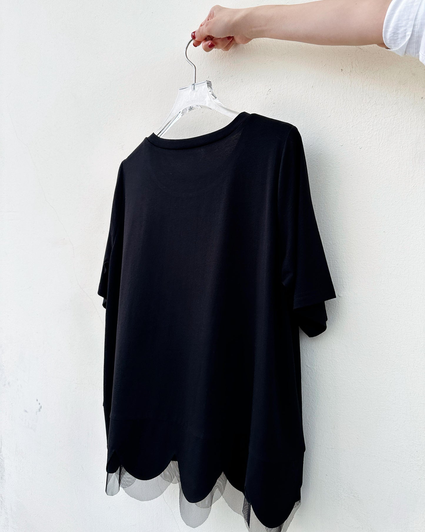 (Pre-order) aalis ASA SS26 scallop hem mesh detail top (Black)