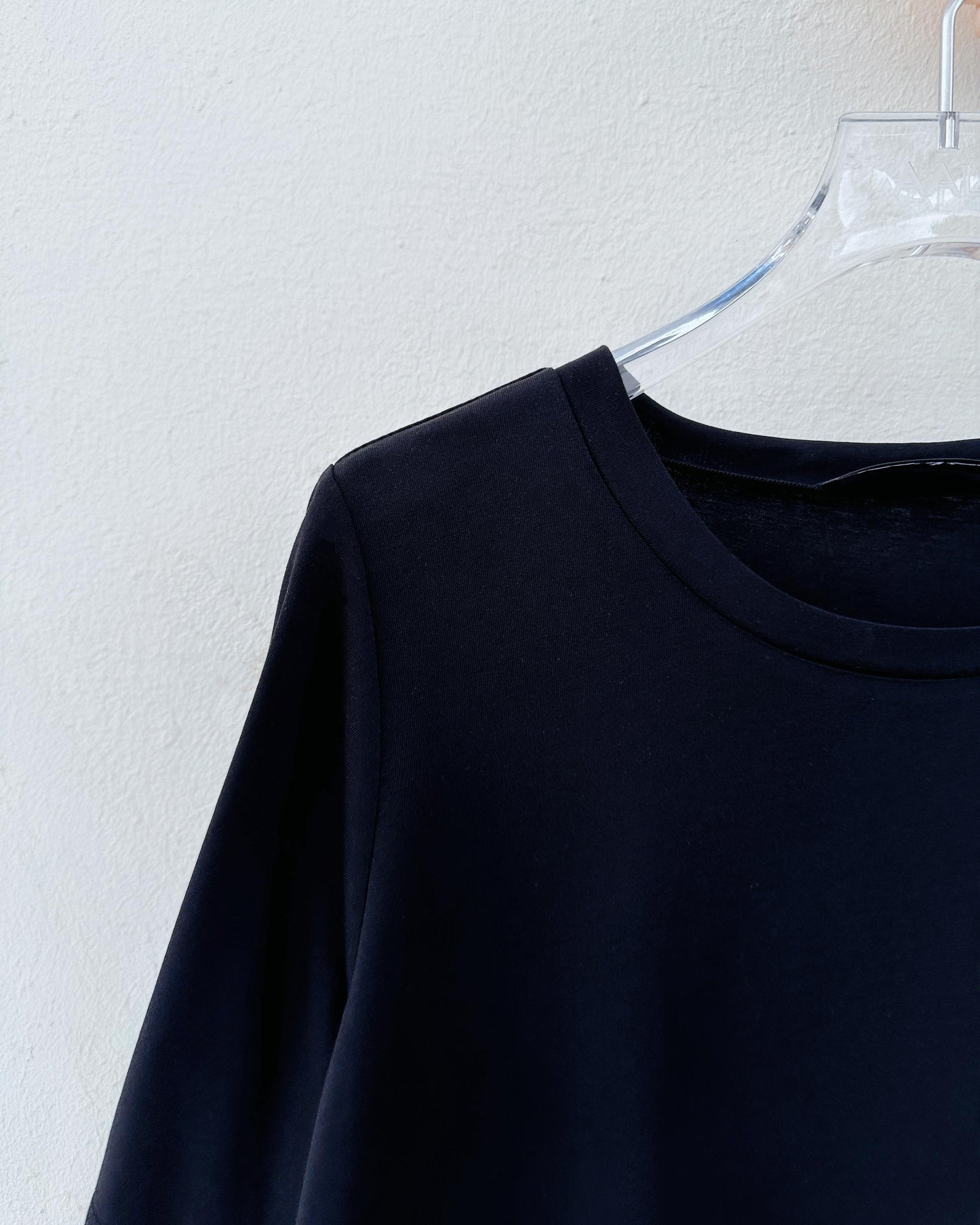 (Pre-order) aalis ASA SS26 scallop hem mesh detail top (Black)