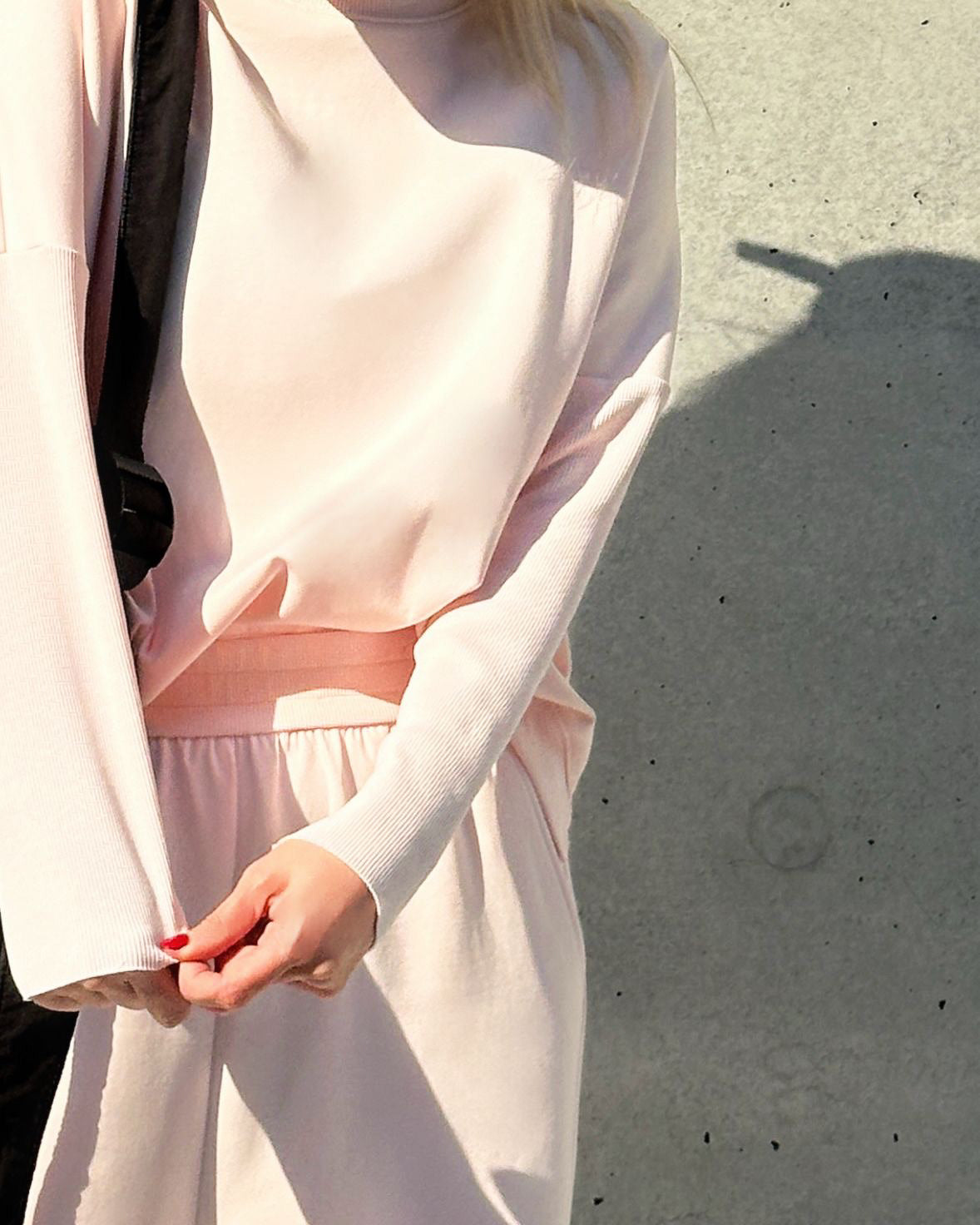 (Pre-order) aalis NATASA ribbed sleeves sweater (Lt Pink)