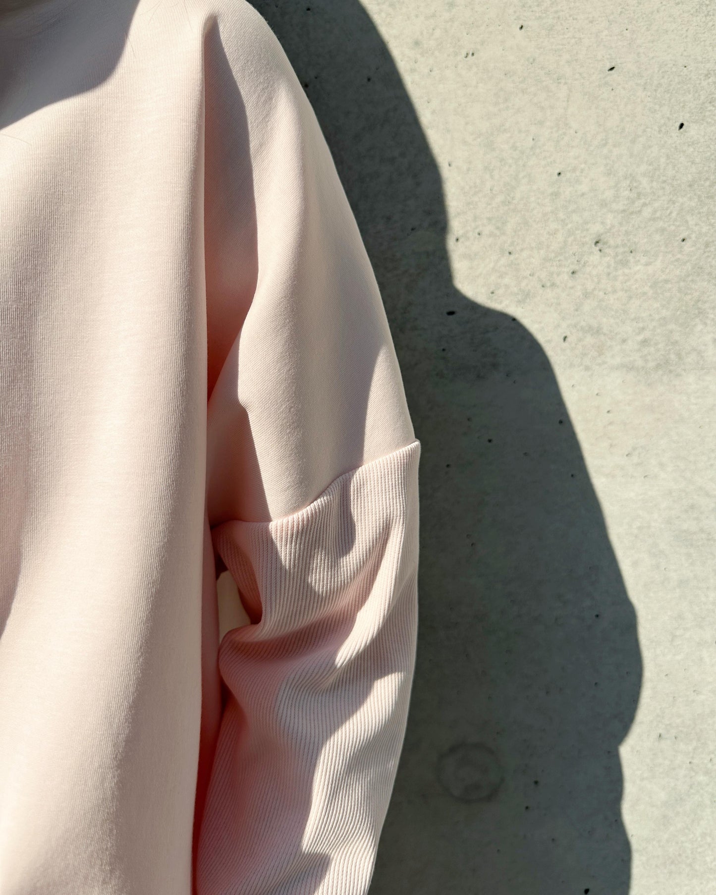 (Pre-order) aalis NATASA ribbed sleeves sweater (Lt Pink)