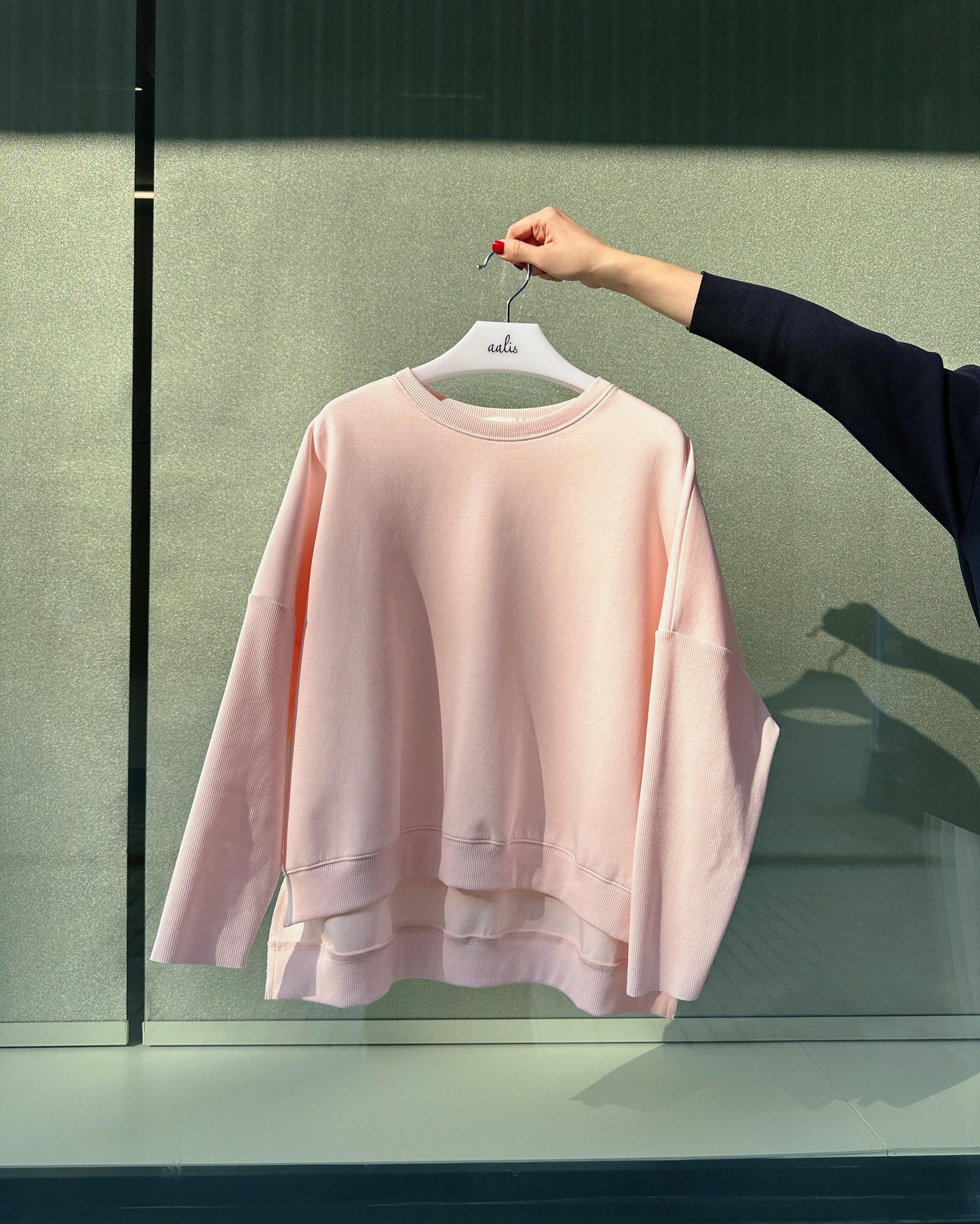 (Pre-order) aalis NATASA ribbed sleeves sweater (Lt Pink)