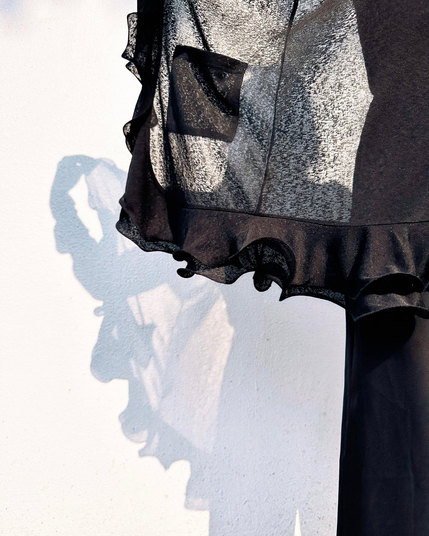 (Pre-order) aalis RINON cascade ruffle front long cardigan (Black)