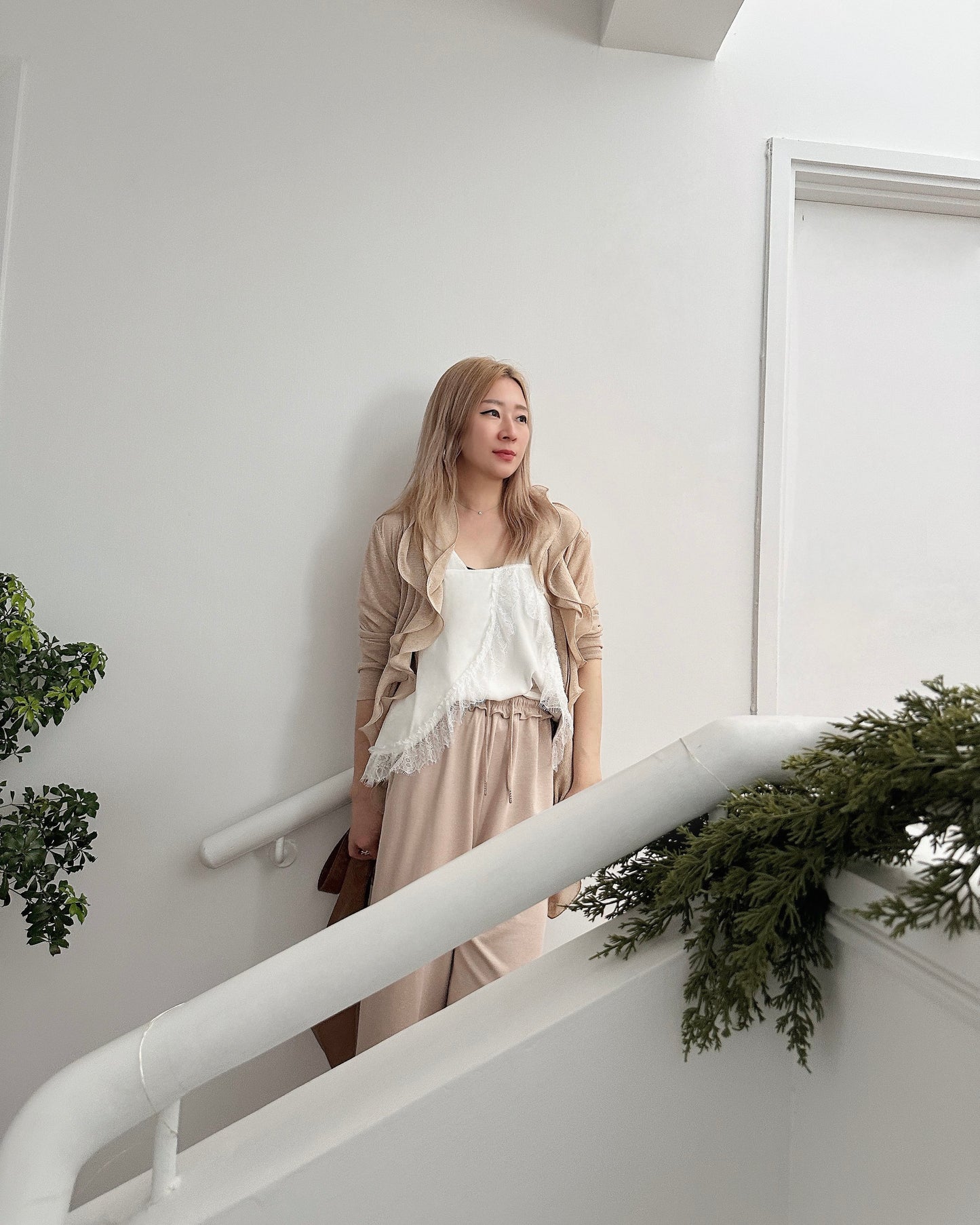 aalis RINON cascade ruffle front long cardigan (Lt Beige)