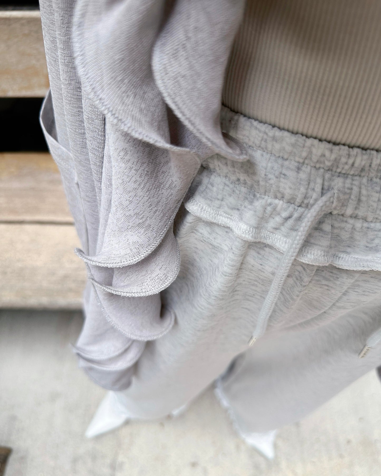 aalis LILIA TWO ruffle hem track pants (Heather Grey)
