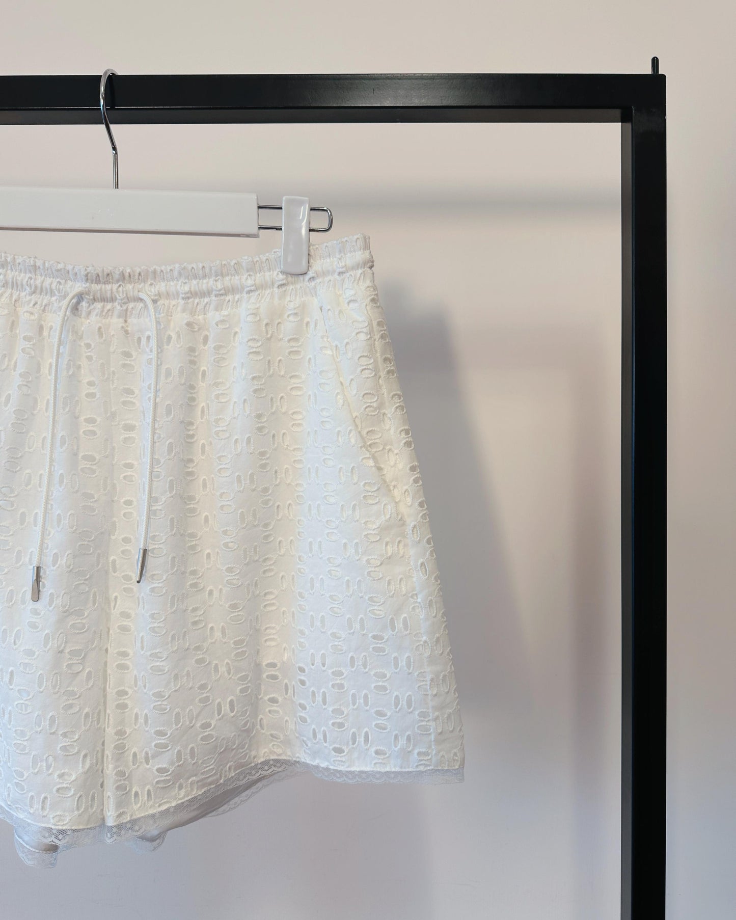 aalis EDWINA drawstring shorts (White)