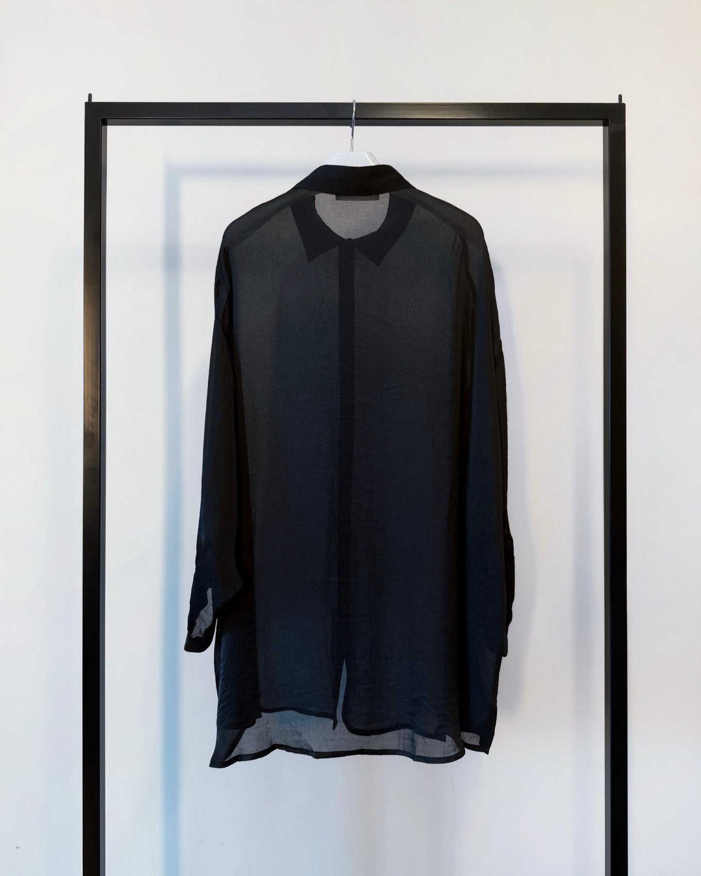 aalis OSIRIA flowy semi sheer shirt (Black)
