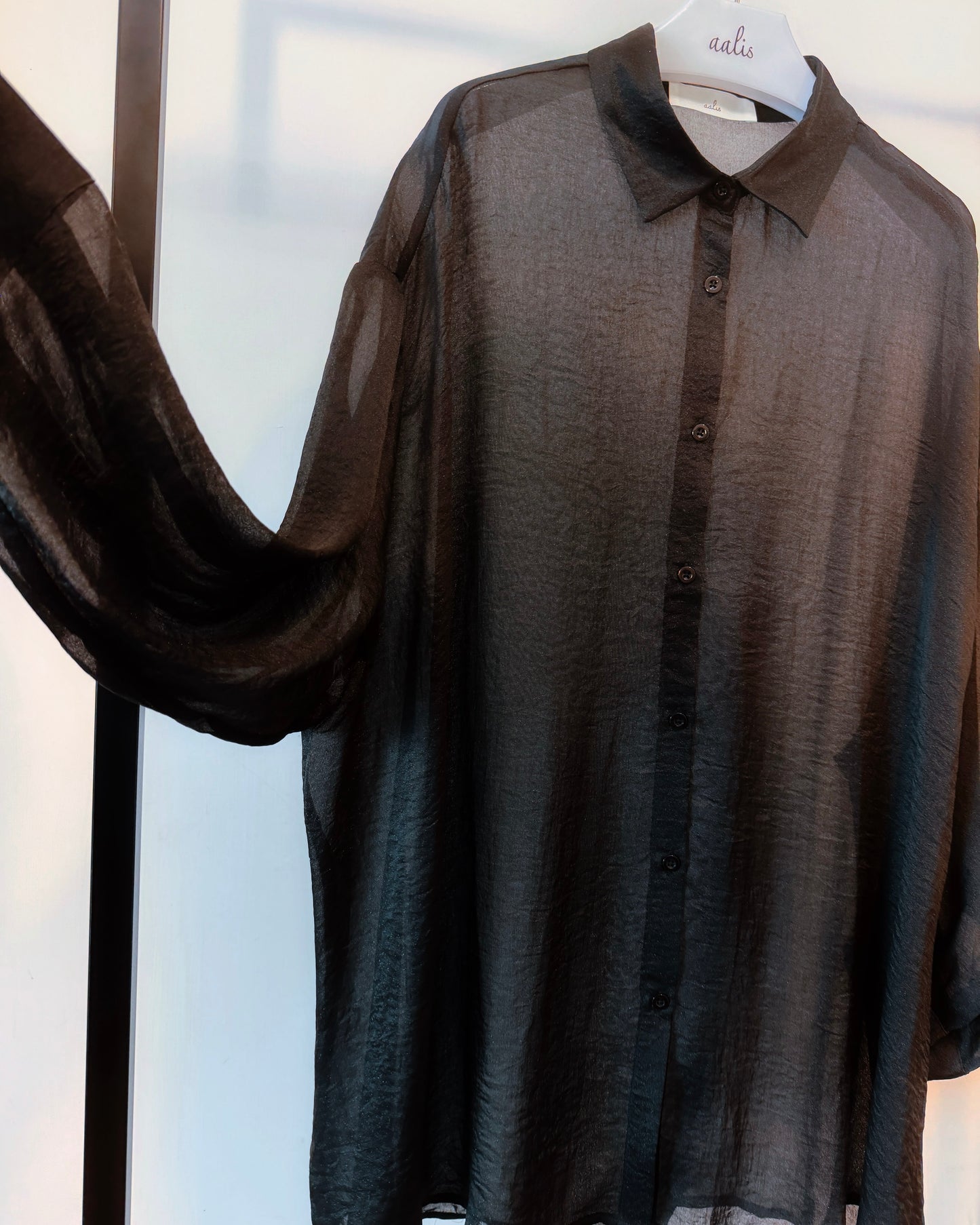 aalis OSIRIA flowy semi sheer shirt (Black)