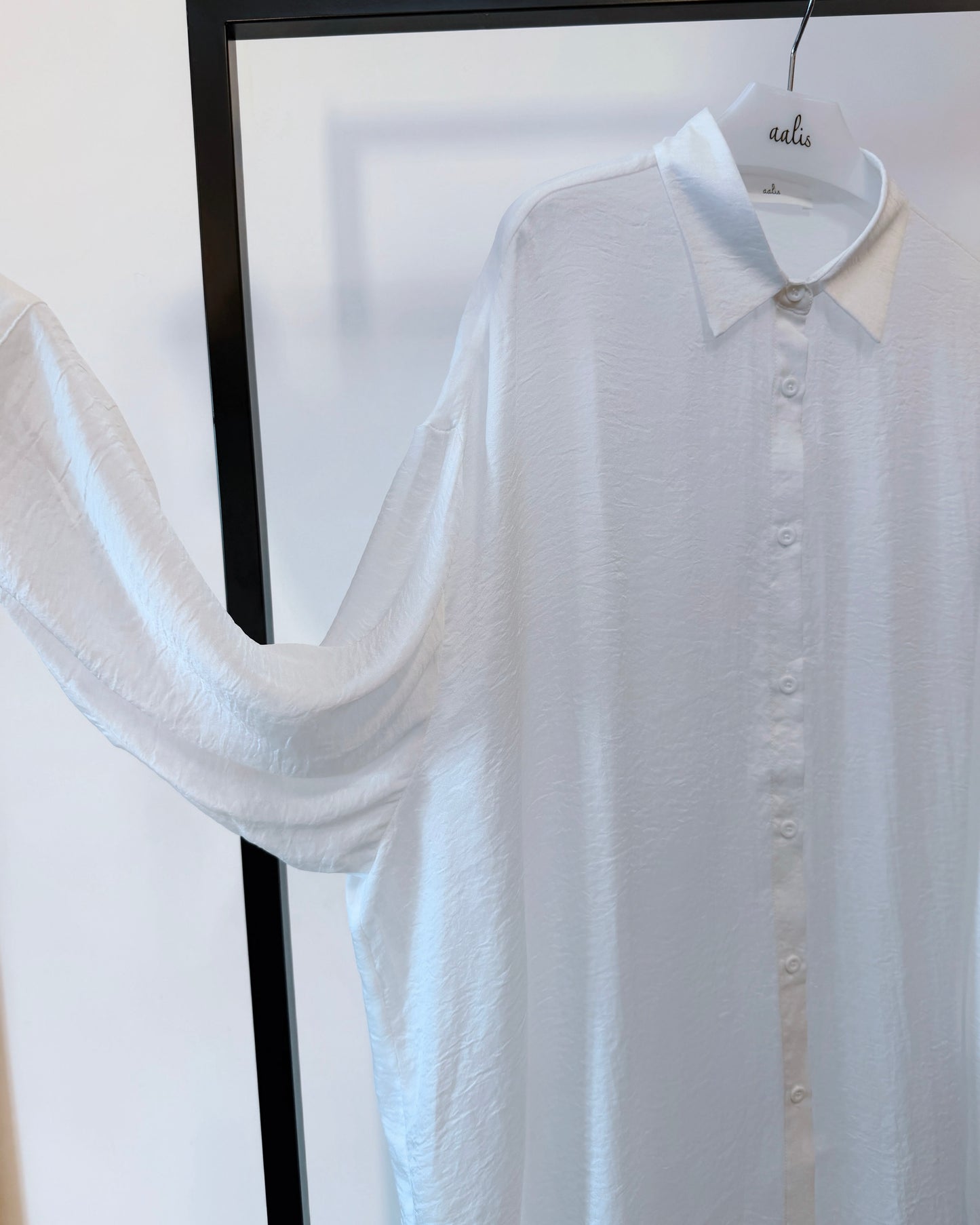 aalis OSIRIA flowy semi sheer shirt (White)